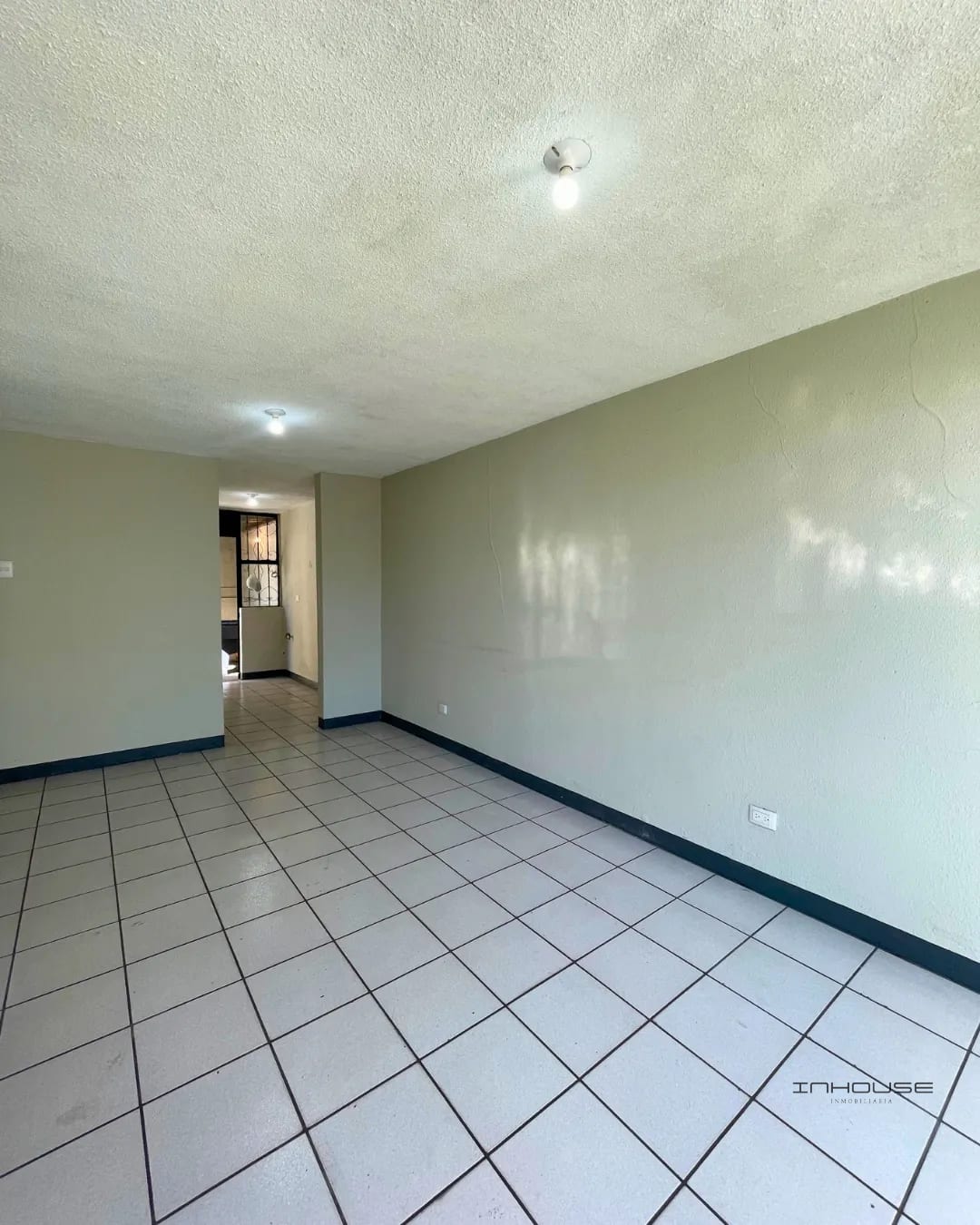 CASA EN VENTA EN VILLA NUEVA DE UN NIVEL NACIONES UNIDAS — Casa en Venta en Naciones Unidas, Villa Nueva, Guatemala, Ciudad — foto 2 de 11