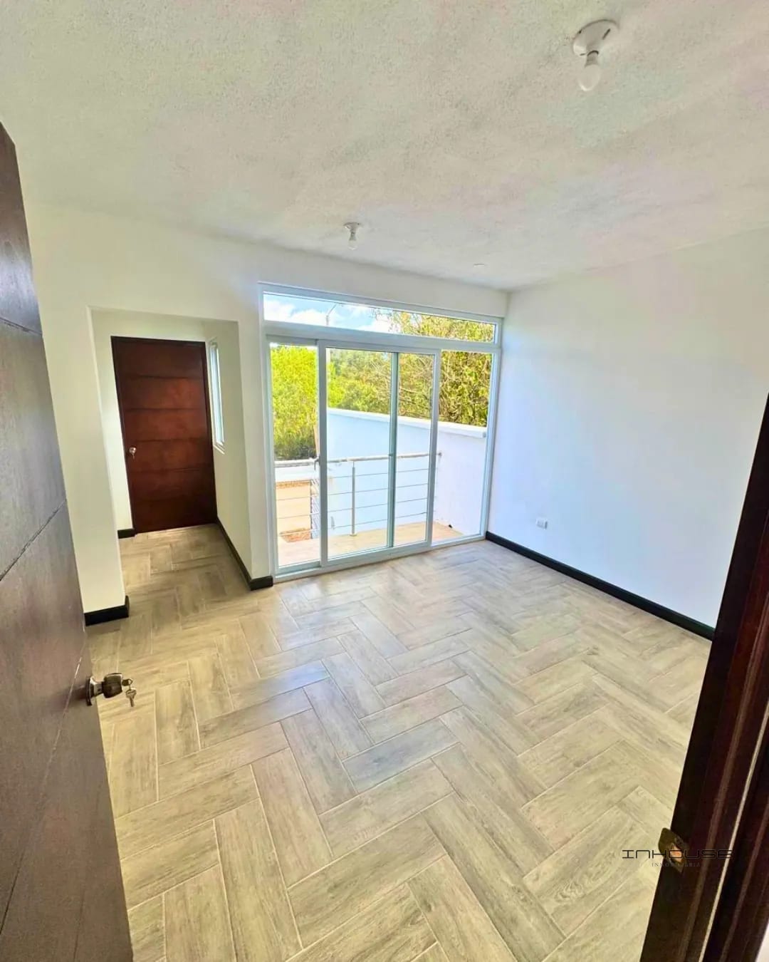 CASA EN VENTA EN ZONA 16 PARA ESTRENAR — Casa en Venta en Zona 16, Guatemala, Ciudad — foto 8 de 12