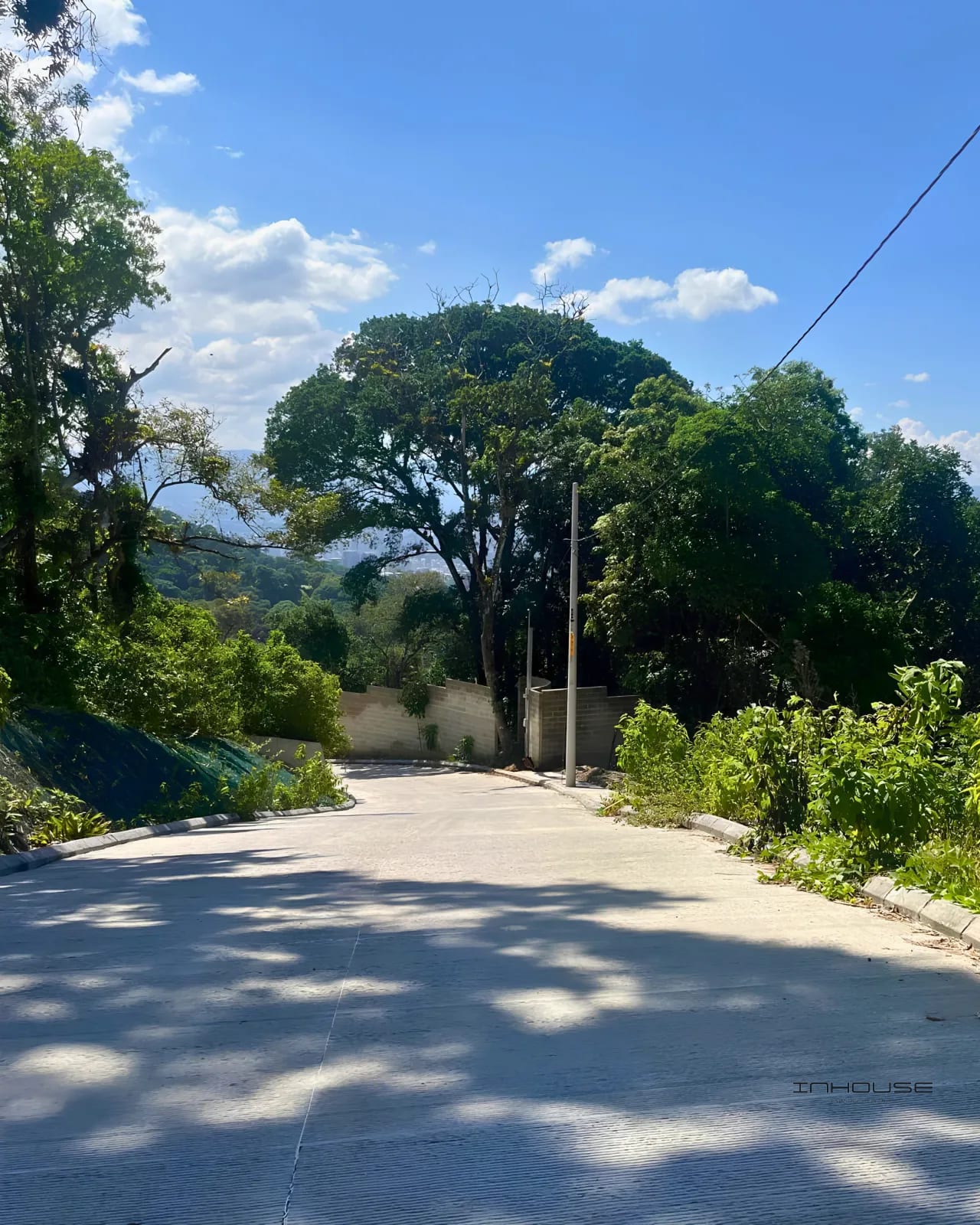TERRENO EN VENTA EN CARRETERA -DOBLE ACCESO EN SANTA ROSALIA - — Terreno en Venta en Santa Rosalia La Laguna, Carretera a El Salvador, Guatemala, Ciudad — foto 1 de 10