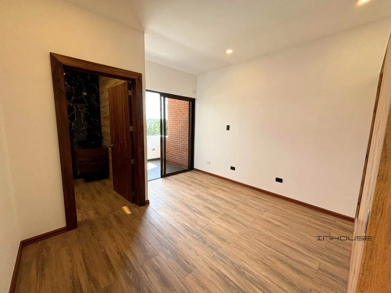 CASA EN VENTA EN CARRETERA A EL SALVADOR KM 16.5 — Casa en Venta en km 16-20, Carretera a El Salvador, Guatemala, Ciudad — foto 8 de 12