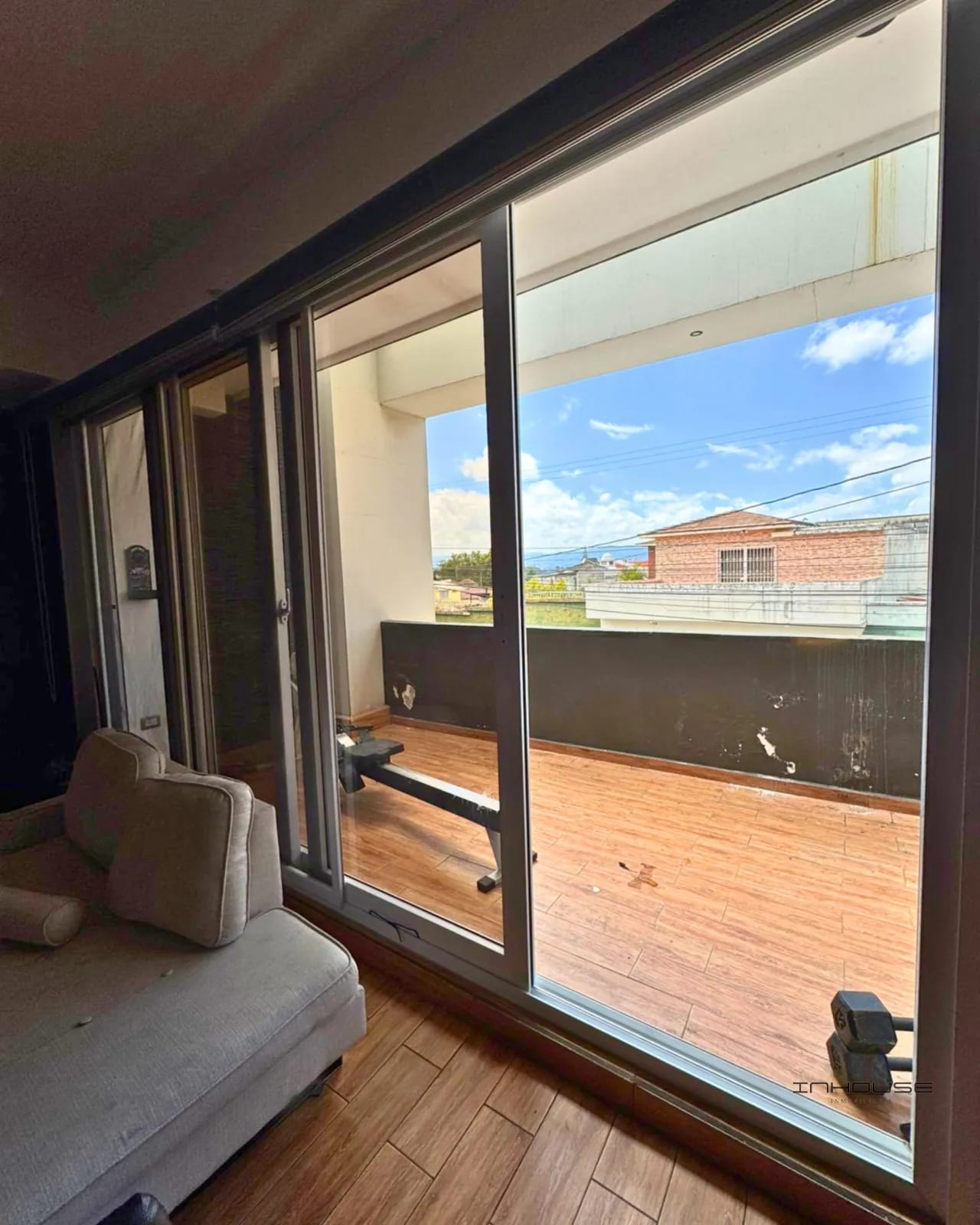CASA EN VENTA EN SAN CRISTÓBAL (SECTOR B-1) — Casa en Venta en Zona 8 Mixco, Guatemala, Ciudad — foto 3 de 8