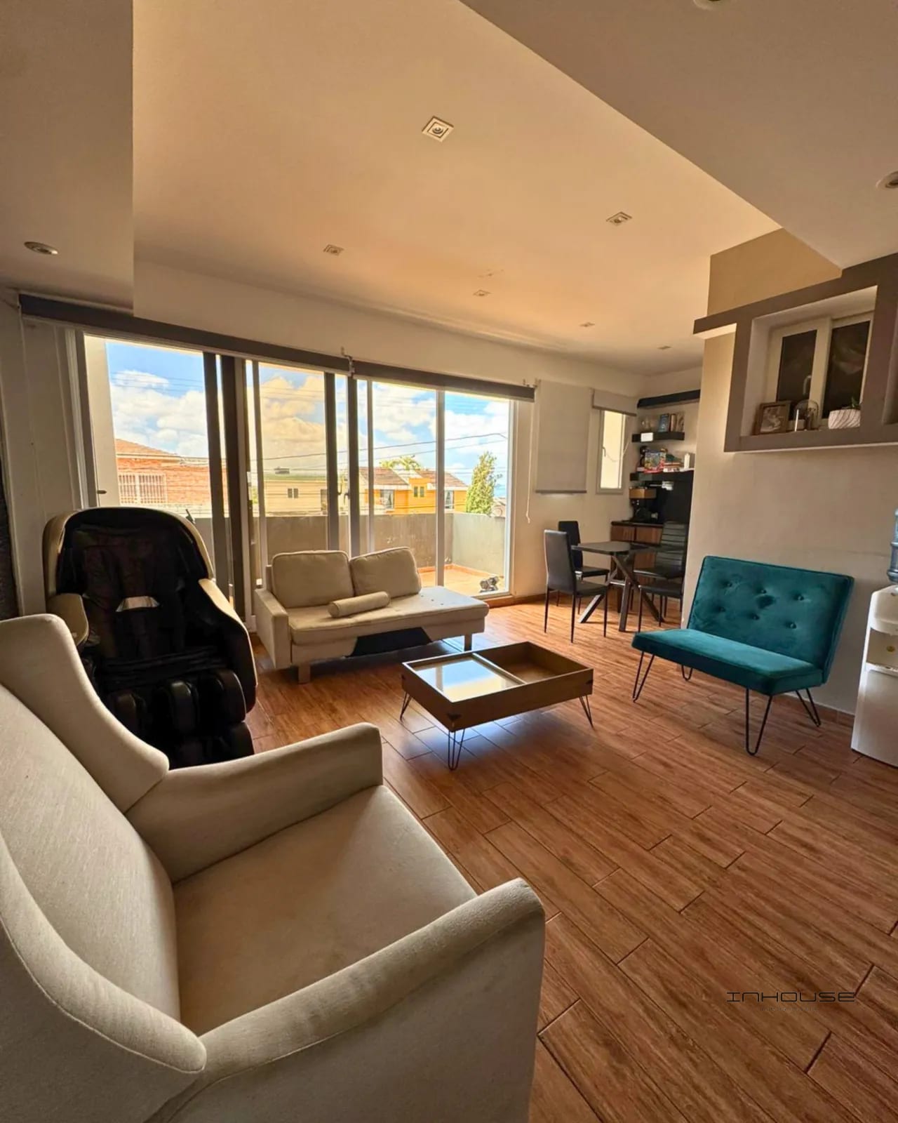 CASA EN VENTA EN SAN CRISTÓBAL (SECTOR B-1) — Casa en Venta en Zona 8 Mixco, Guatemala, Ciudad — foto 1 de 8
