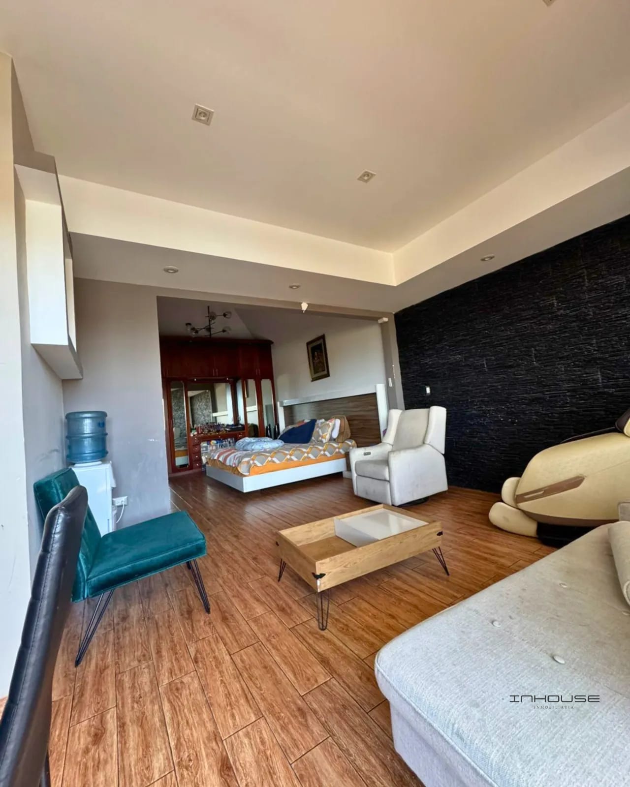 CASA EN VENTA EN SAN CRISTÓBAL (SECTOR B-1) — Casa en Venta en Zona 8 Mixco, Guatemala, Ciudad — foto 2 de 8