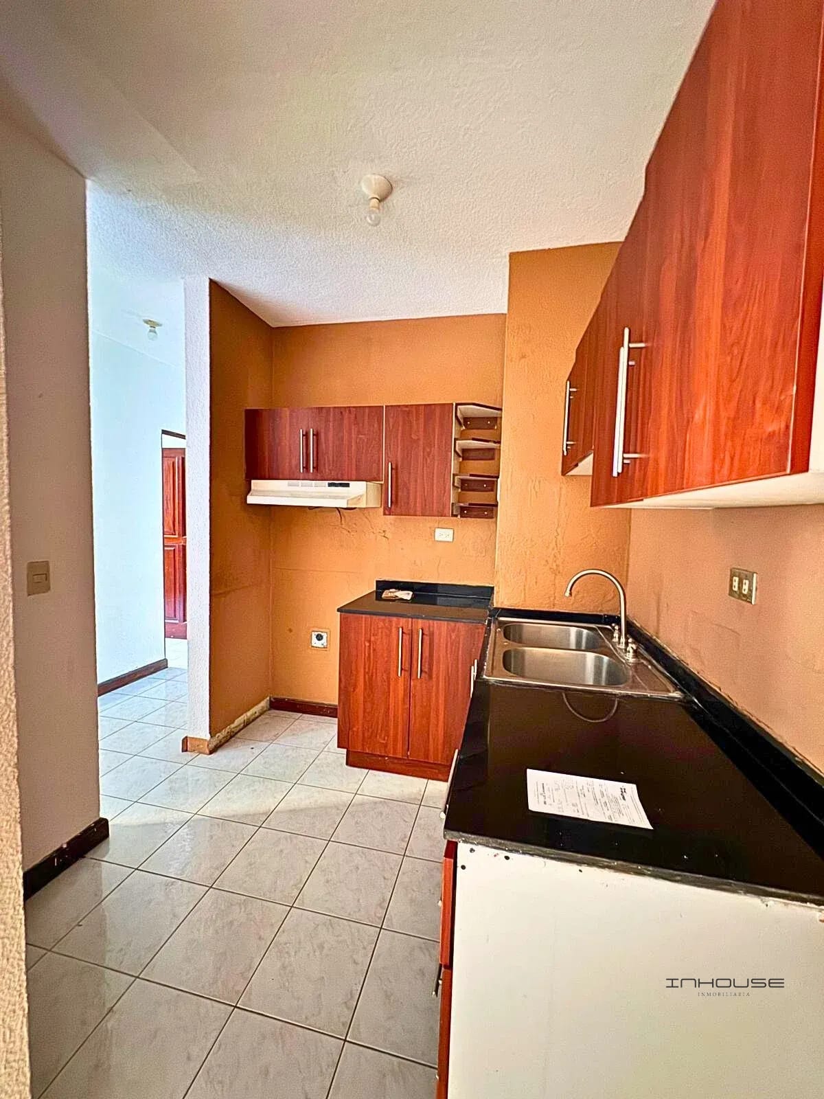 APARTAMENTO EN RENTA EN ZONA 16 SANTA AMELIA — Apartamento en Alquiler en Santa Amelia, Zona 16, Guatemala, Ciudad — foto 2 de 10