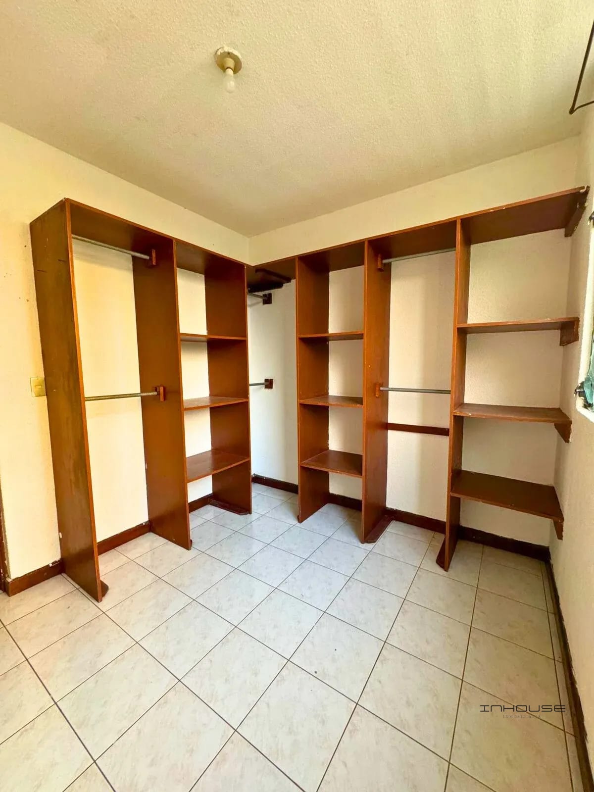 APARTAMENTO EN RENTA EN ZONA 16 SANTA AMELIA — Apartamento en Alquiler en Santa Amelia, Zona 16, Guatemala, Ciudad — foto 8 de 10