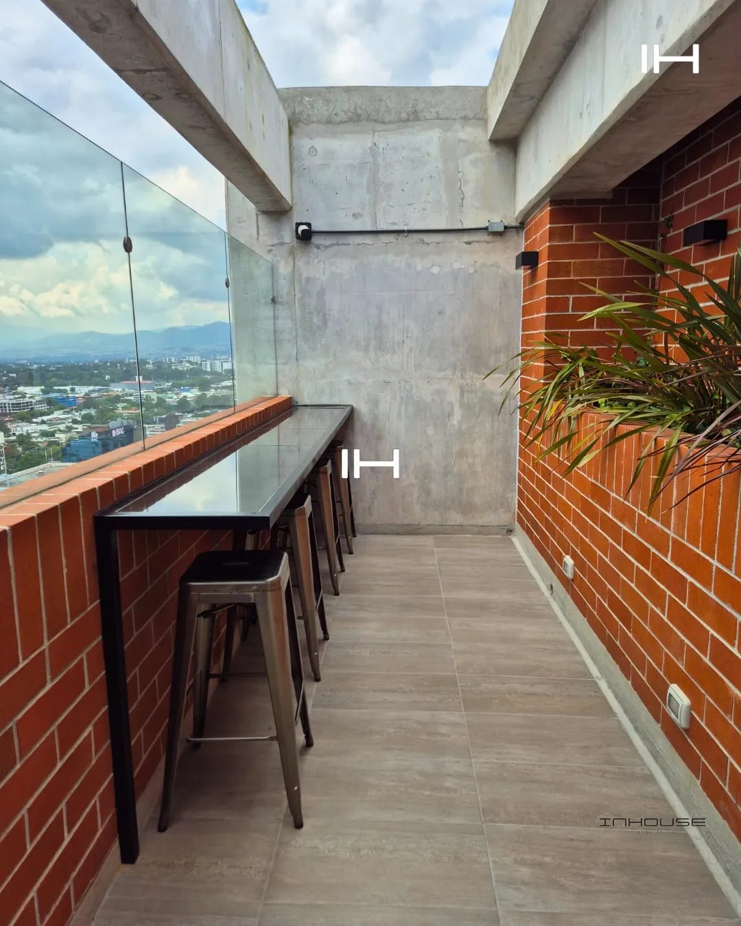 APARTAMENTO EN RENTA ZONA 10, AMUEBLADO -FIAMENE- — Apartamento en Alquiler en Fiamene, Zona 10, Guatemala, Ciudad — foto 5 de 11