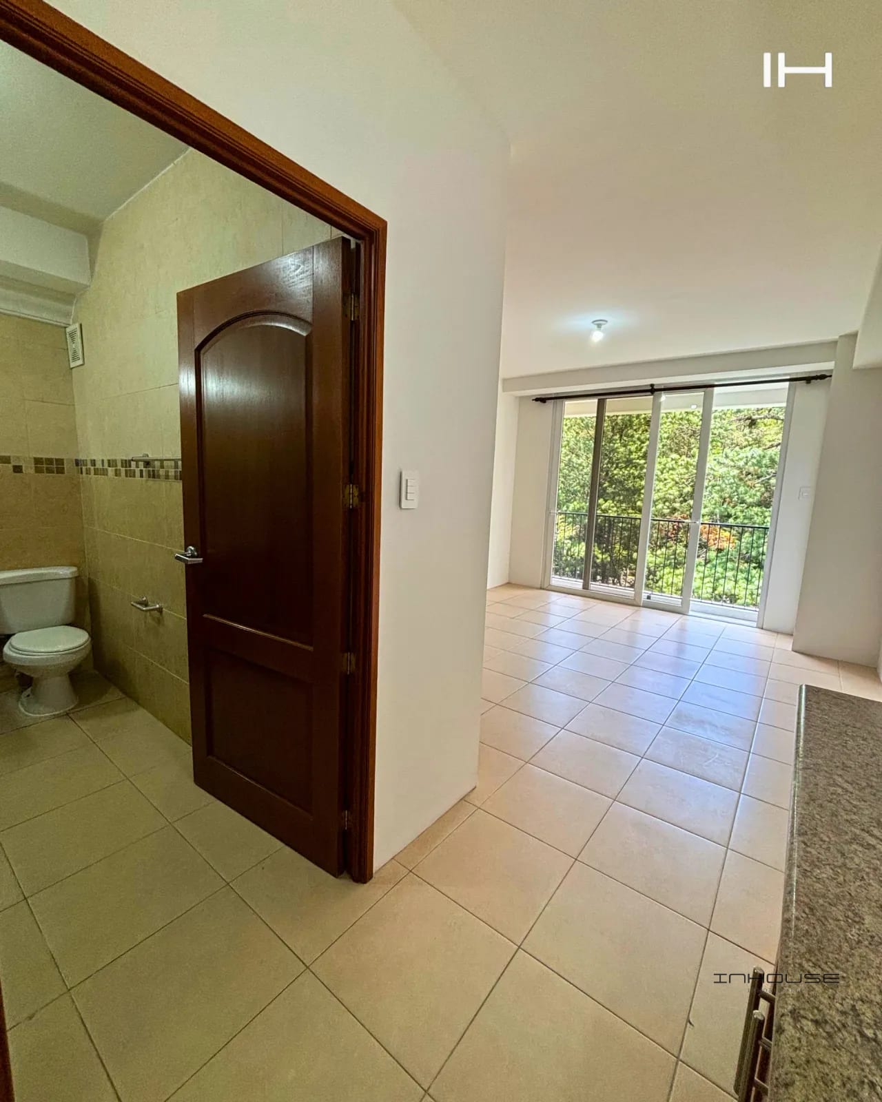 APARTAMENTO EN RENTA ZONA 16, LA MONTAÑA — Apartamento en Alquiler en La Montaña, Zona 16, Guatemala, Ciudad — foto 4 de 6