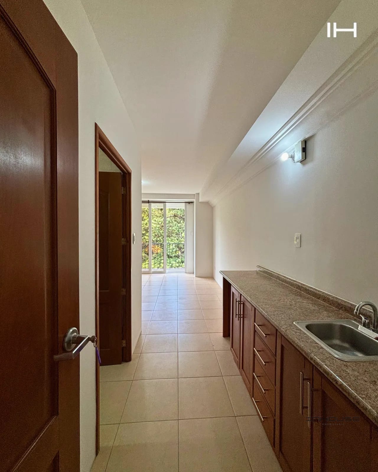 APARTAMENTO EN RENTA ZONA 16, LA MONTAÑA — Apartamento en Alquiler en La Montaña, Zona 16, Guatemala, Ciudad — foto 6 de 6