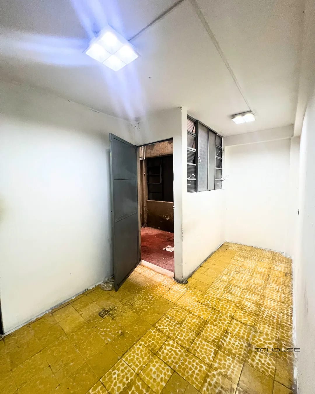OFICINA EN RENTA EDIFICIO KOSAK ZONA 1, EN PRIMER NIVEL — Oficina en Alquiler en Zona 1, Guatemala, Ciudad — foto 4 de 9