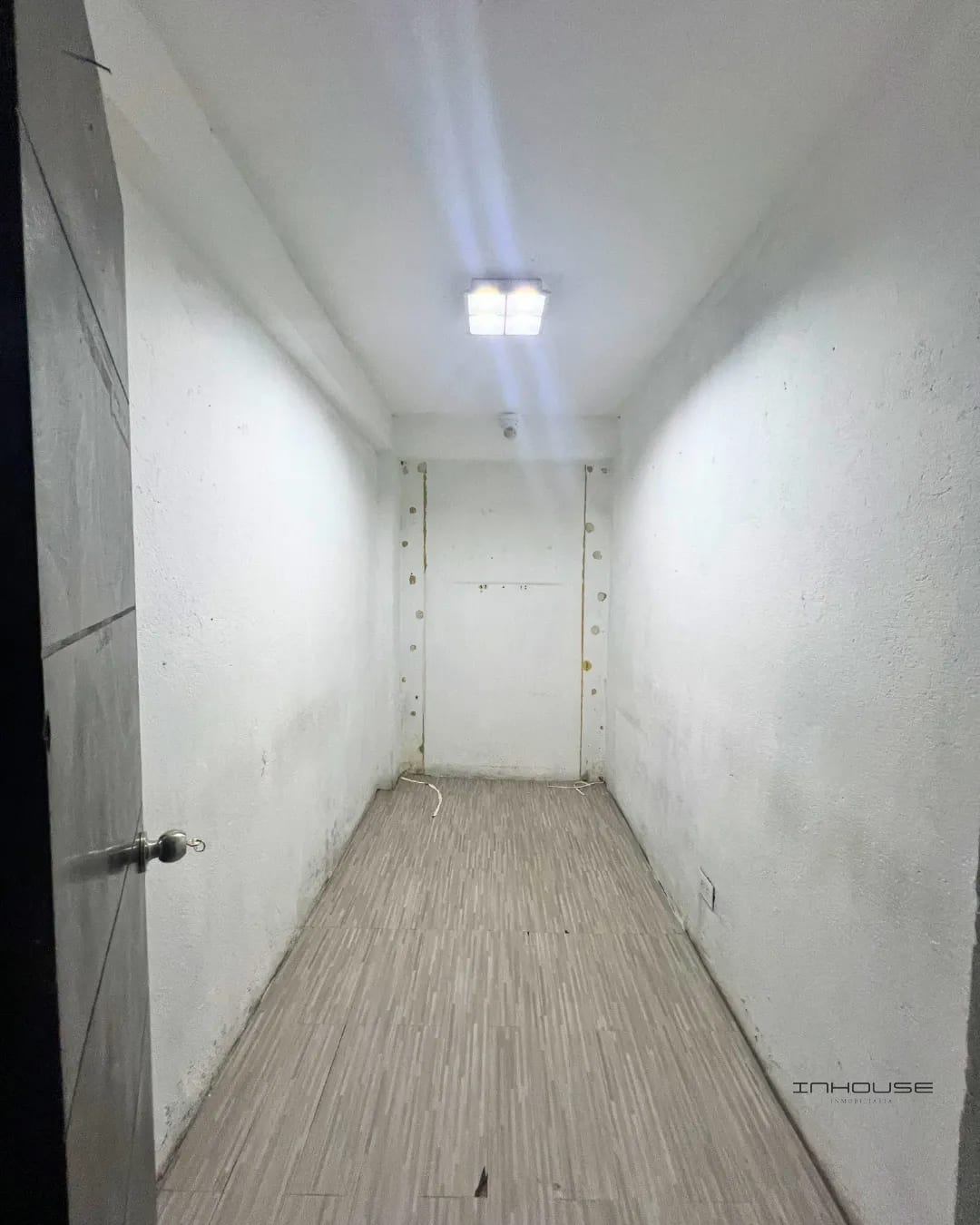 OFICINA EN RENTA EDIFICIO KOSAK ZONA 1, EN PRIMER NIVEL — Oficina en Alquiler en Zona 1, Guatemala, Ciudad — foto 3 de 9