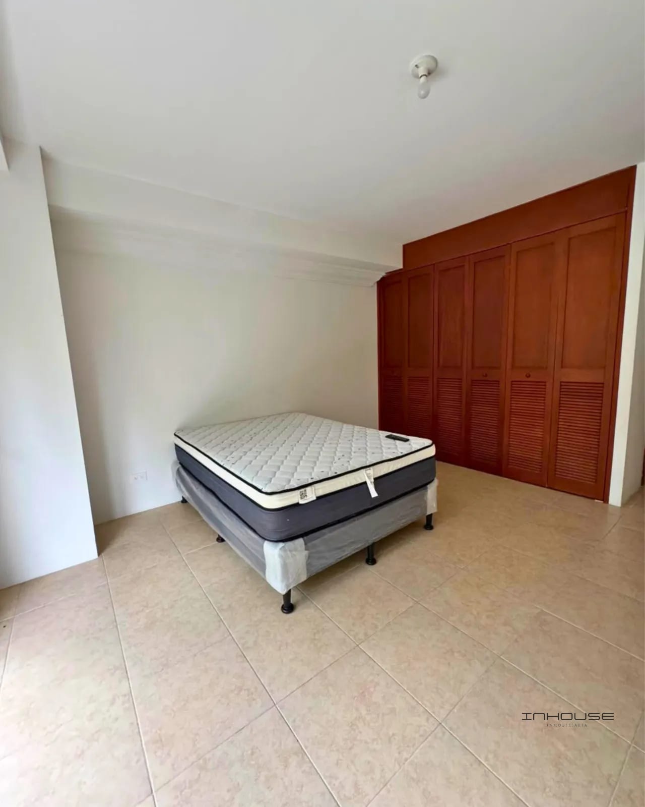 APARTAMENTO EN RENTA ZONA 16, LA MONTAÑA - Image 2