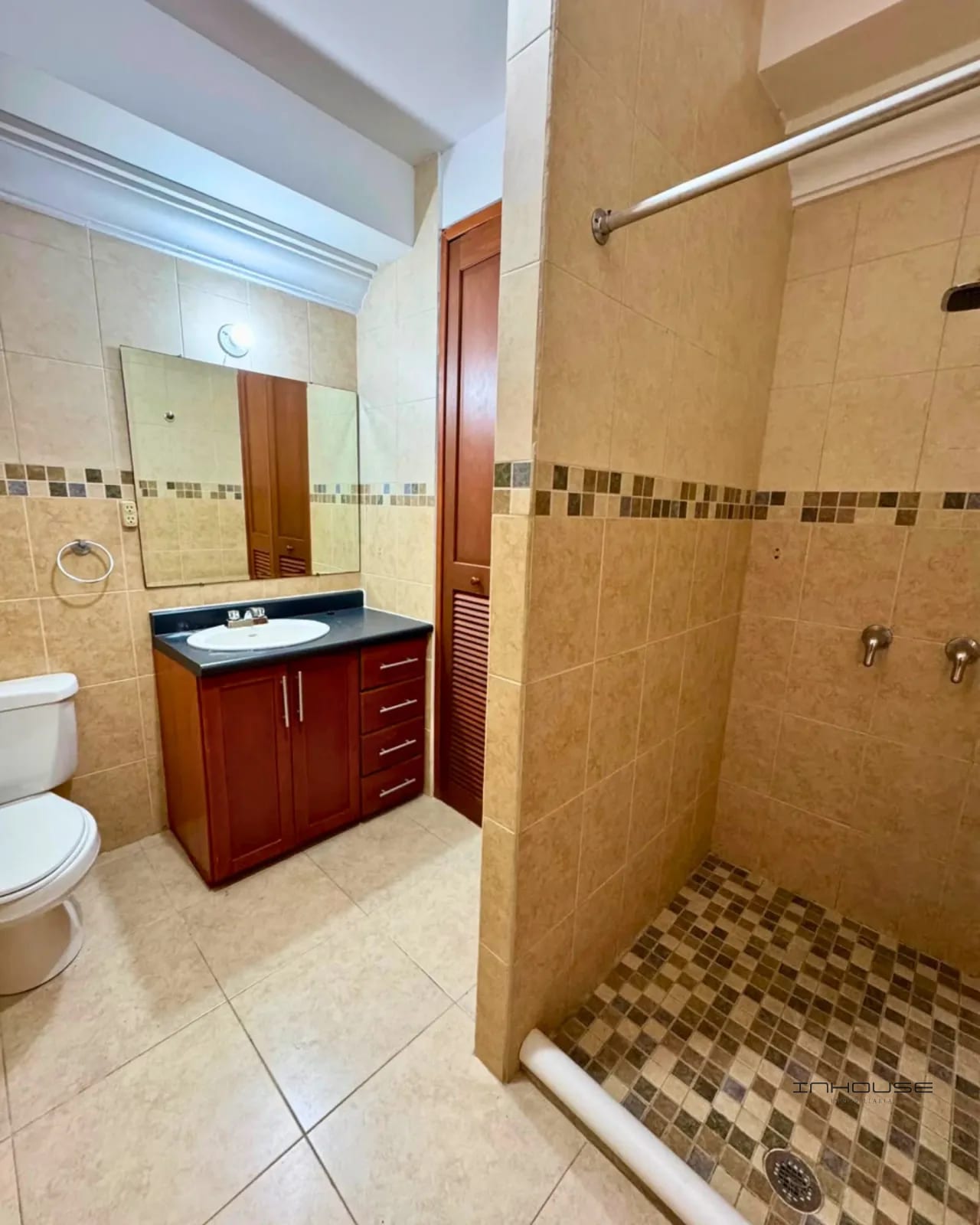 APARTAMENTO EN RENTA ZONA 16, LA MONTAÑA - Image 5