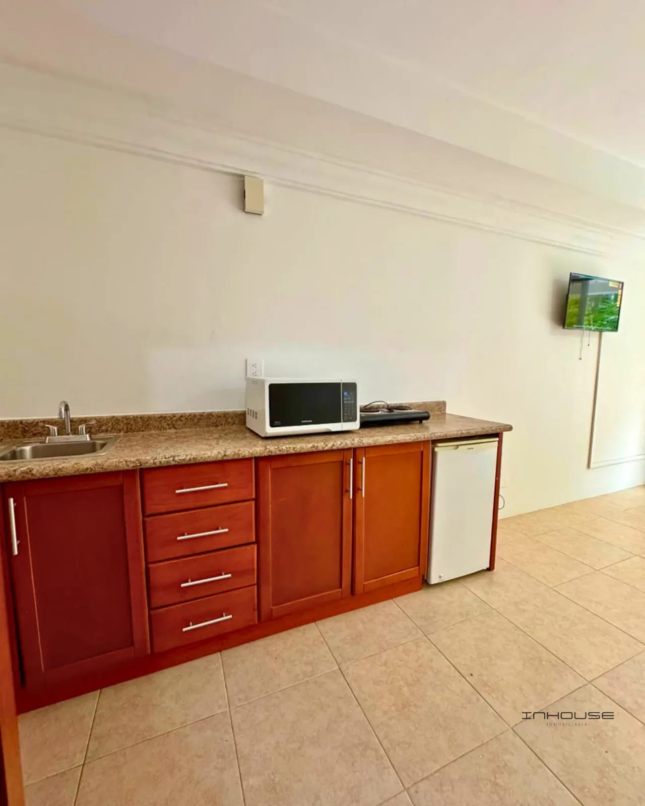 APARTAMENTO EN RENTA ZONA 16, LA MONTAÑA