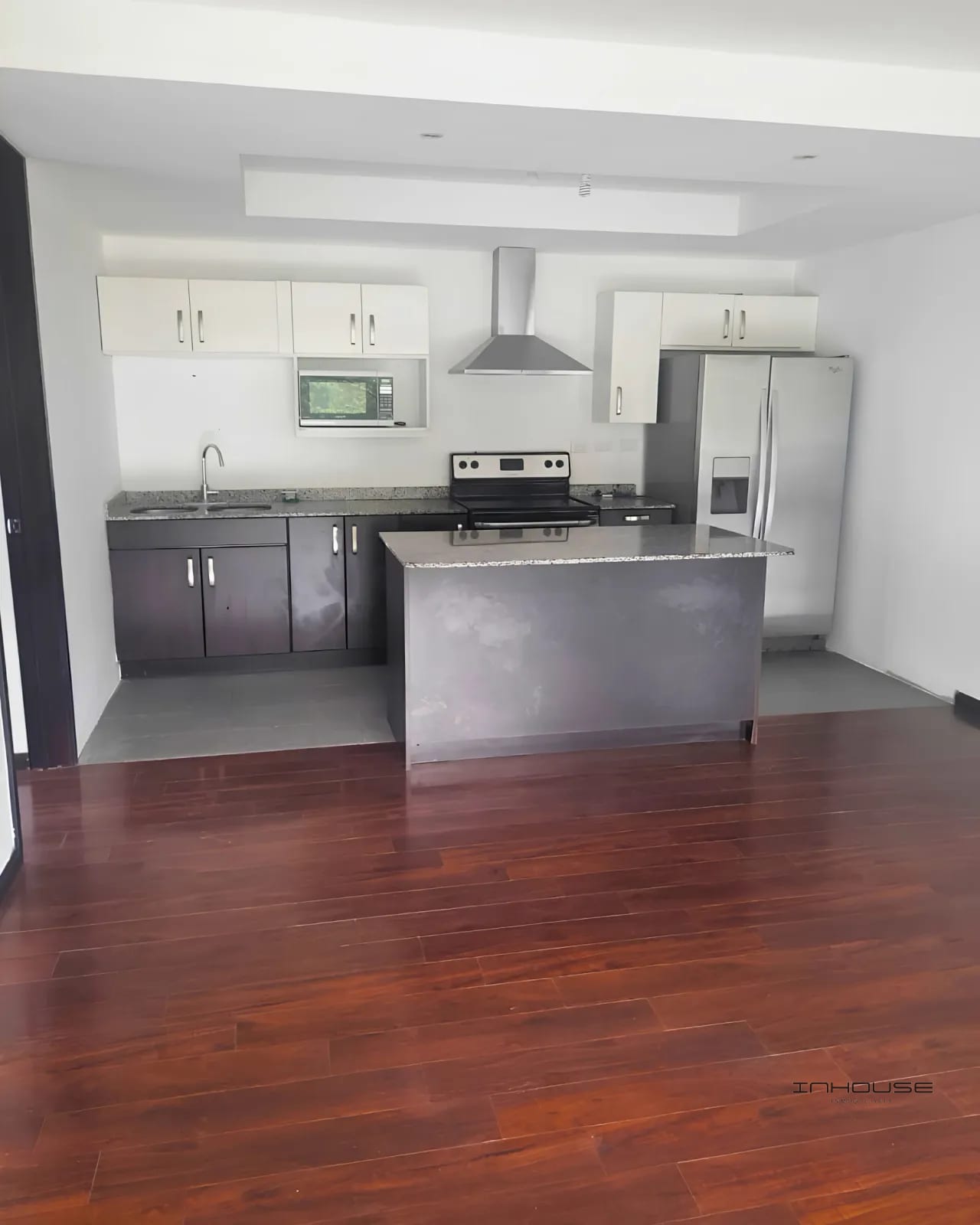 APARTAMENTO EN RENTA ZONA 16 (CALEDONIA) — Apartamento en Alquiler en Caledonia, Zona 16, Guatemala, Ciudad — foto 1 de 8