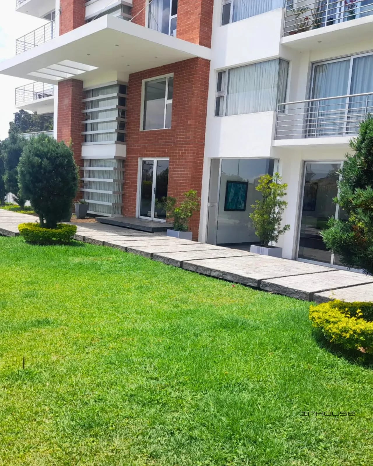 APARTAMENTO EN RENTA ZONA 16 (CALEDONIA) — Apartamento en Alquiler en Caledonia, Zona 16, Guatemala, Ciudad — foto 3 de 8