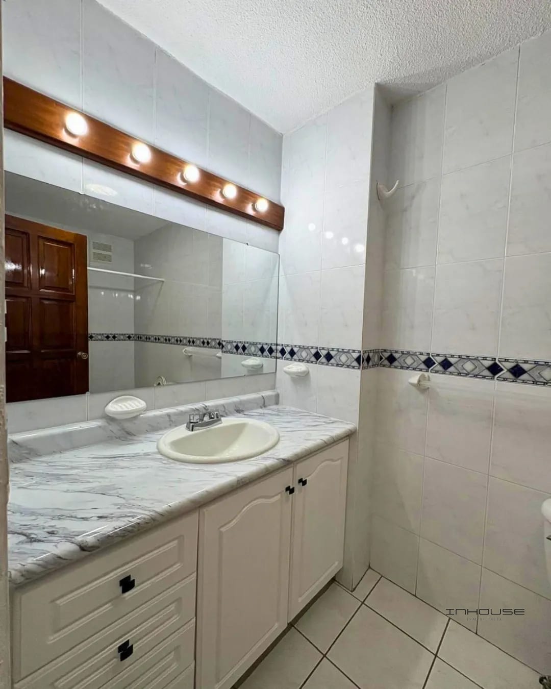 APARTAMENTO EN VENTA ZONA 16 LA MONTAÑA — Apartamento en Venta en Zona 16, Guatemala, Ciudad — foto 3 de 9