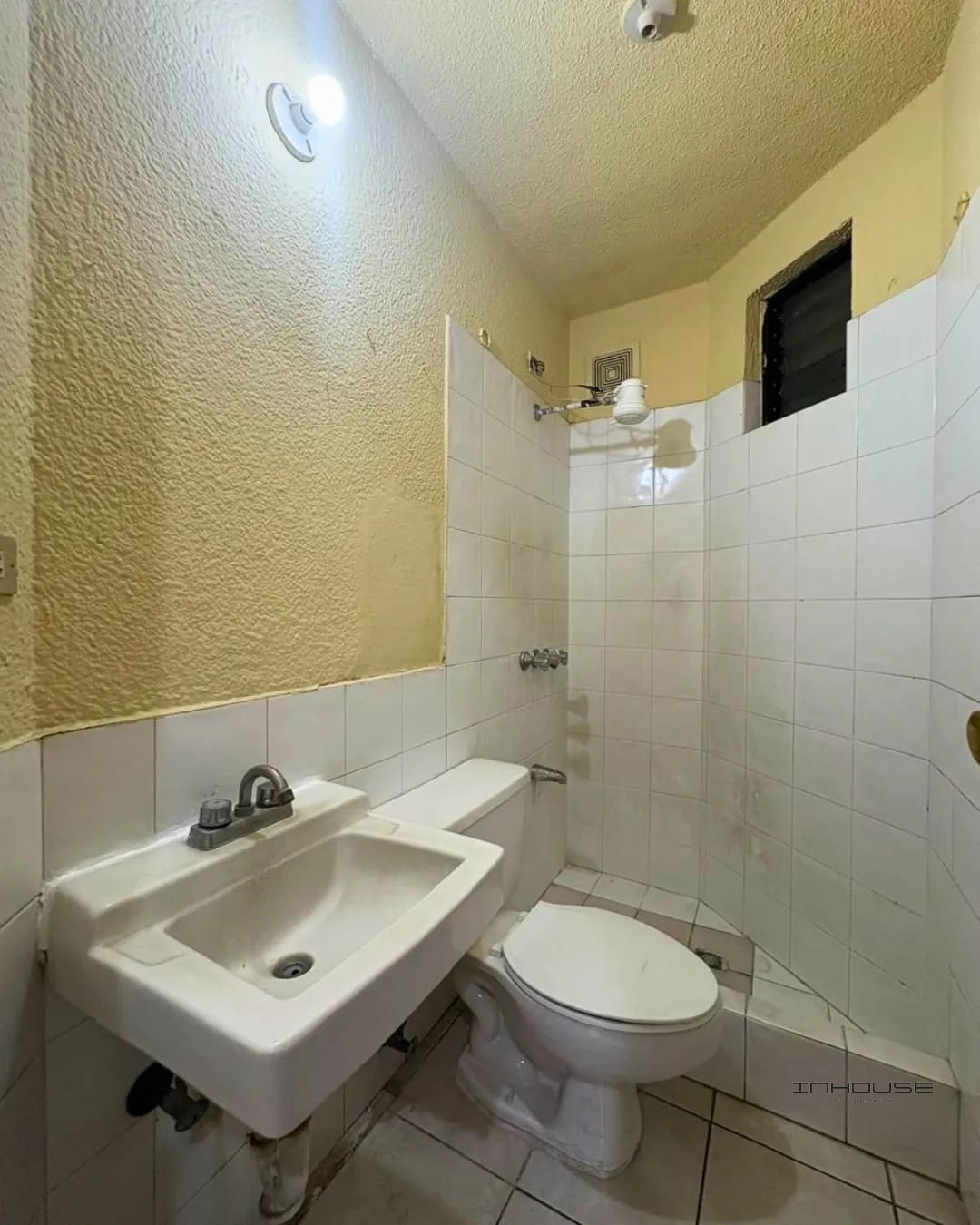 APARTAMENTO EN RENTA EN ZONA 16 SANTA AMELIA - Image 3