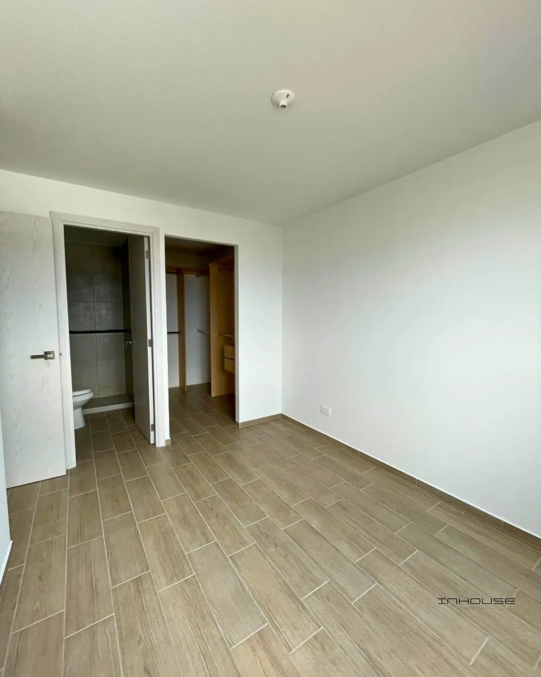APARTAMENTO EN RENTA ZONA 12 PARA ESTRENAR EN NIVEL ALTO — Apartamento en Alquiler en Andares Doce, Zona 12, Guatemala, Ciudad — foto 9 de 10