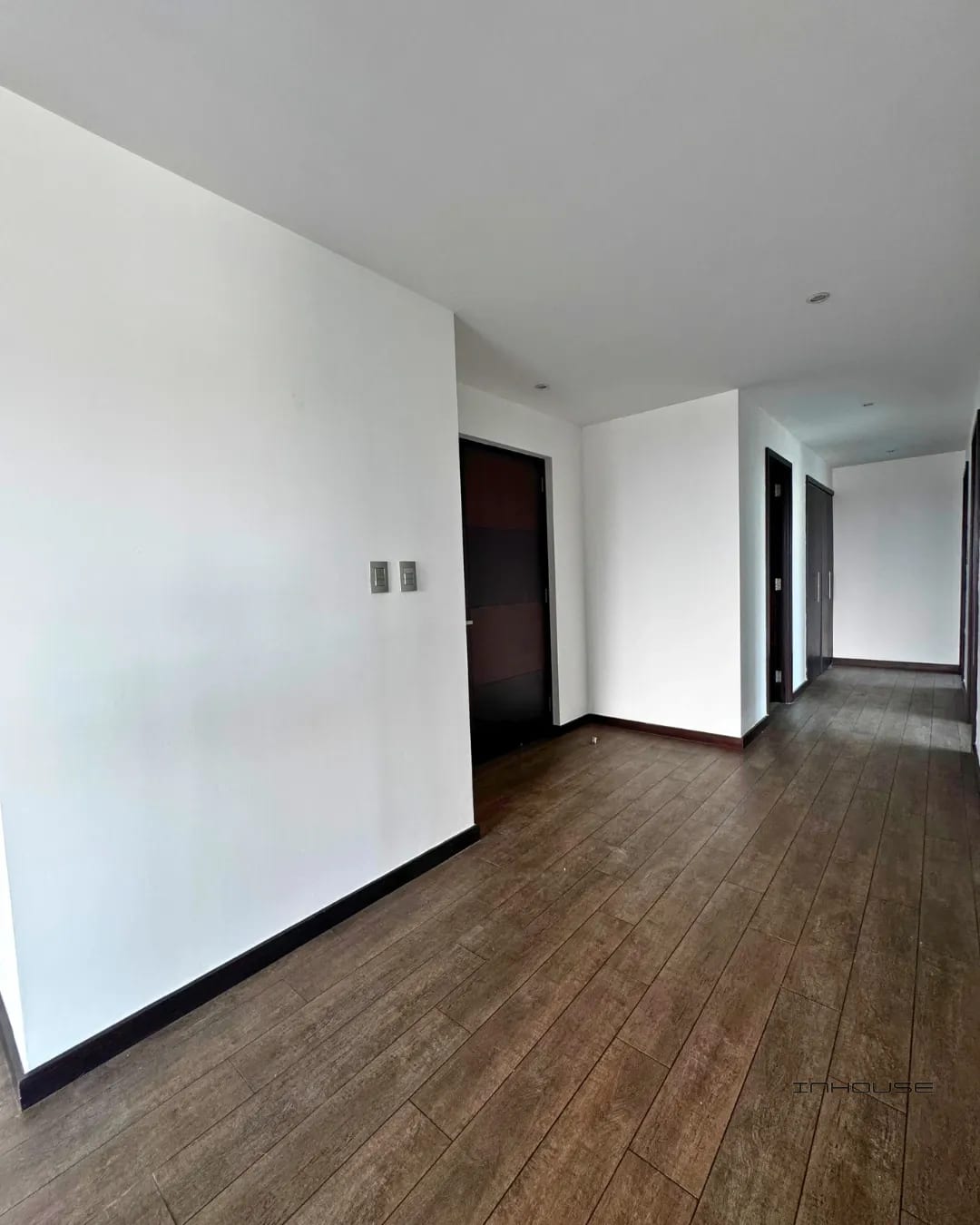 APARTAMENTO EN RENTA EN ZONA 10 EN NIVEL ALTO — Apartamento en Alquiler en Urbana, Zona 10, Guatemala, Ciudad — foto 6 de 10