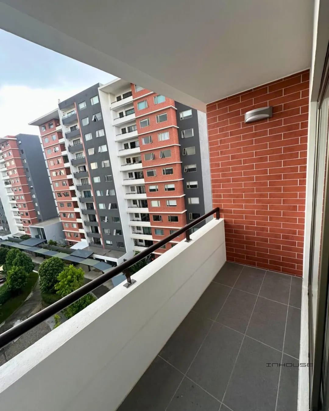Apartamento en Renta en Zona 14 en Nivel Alto — Apartamento en Alquiler en Zona 14, Guatemala, Ciudad — foto 4 de 11