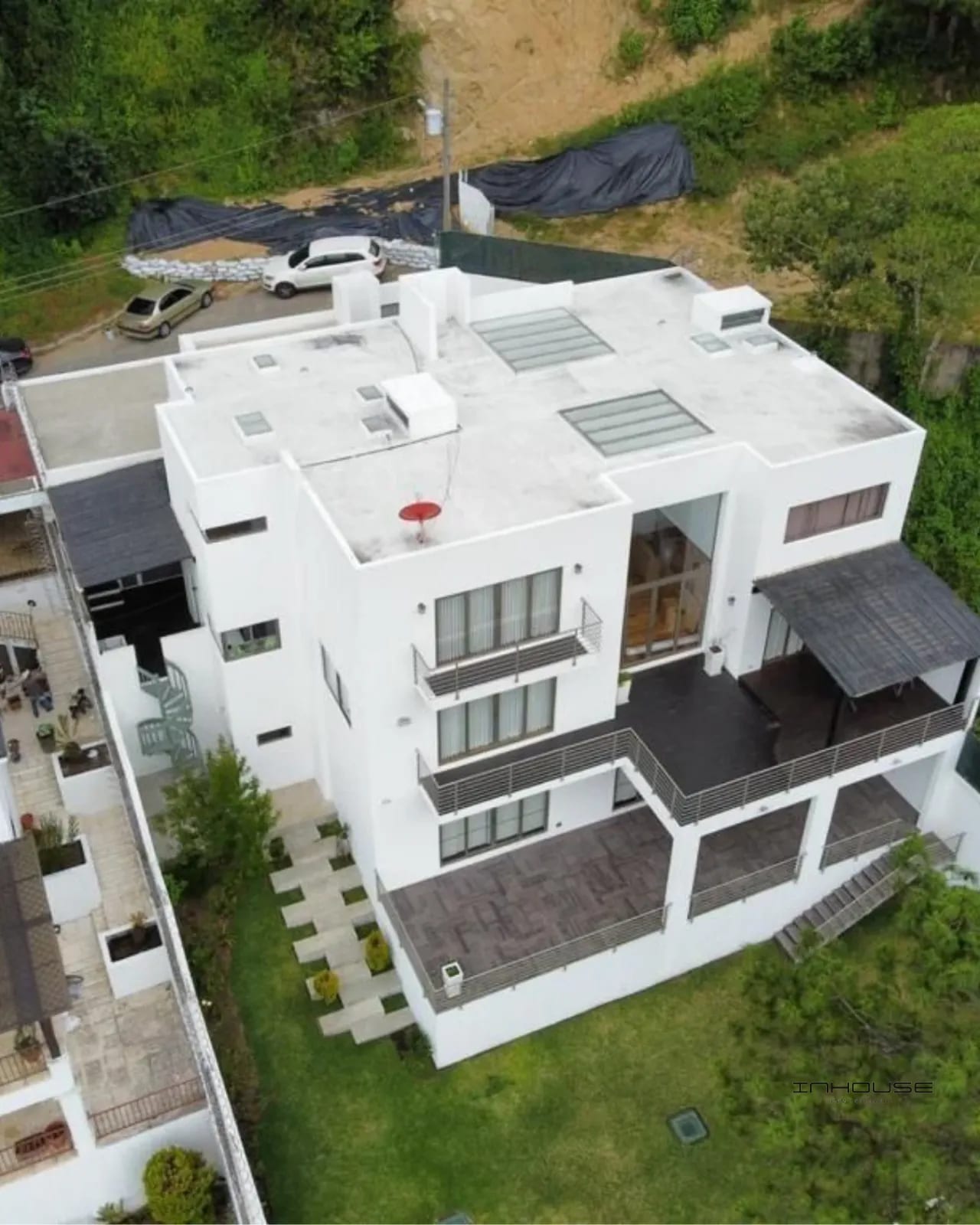 CASA EN VENTA EN ZONA 16 MODERNA, CUMBRES — Casa en Venta en Zona 16, Guatemala, Ciudad — foto 1 de 12
