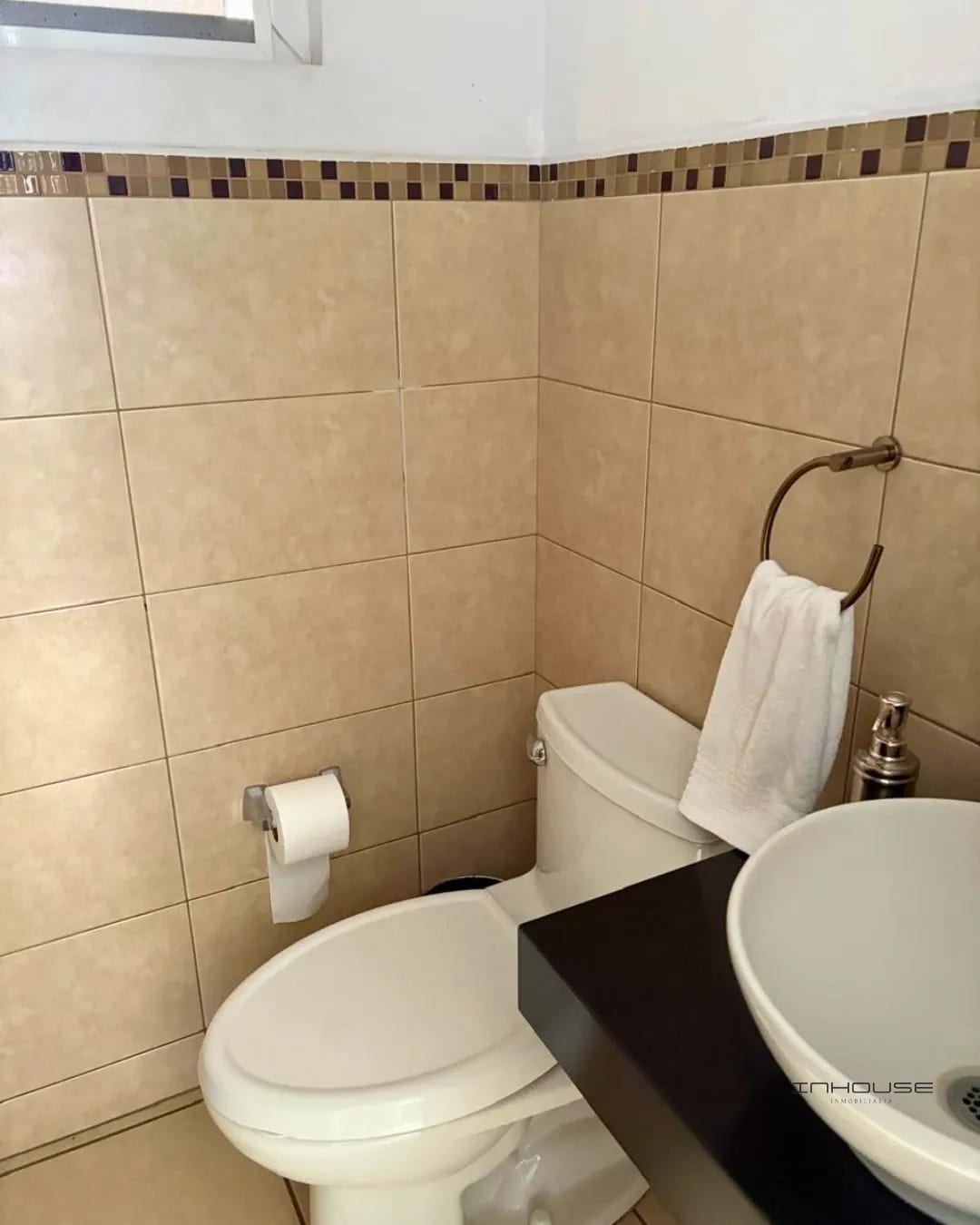 CASA EN VENTA EN ZONA 16 ENSENADA — Casa en Venta en Ensenada de San Isidro, Zona 16, Guatemala, Ciudad — foto 3 de 6