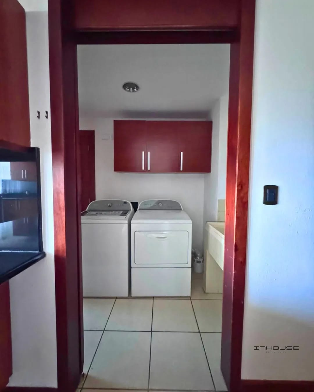 APARTAMENTO EN RENTA ZONA 14 CON BALCON — Apartamento en Alquiler en Marqués del Valle, Zona 14, Guatemala, Ciudad — foto 9 de 10