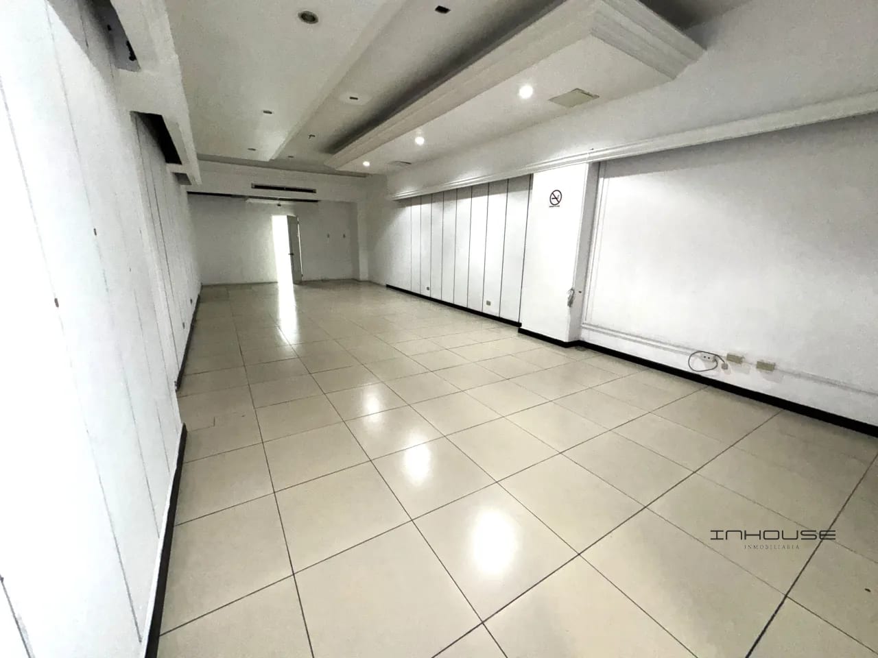 Local en Venta en Zona 10 Centro Comercial la Pradera — Local en Venta en Zona 10, Guatemala, Ciudad — foto 4 de 6