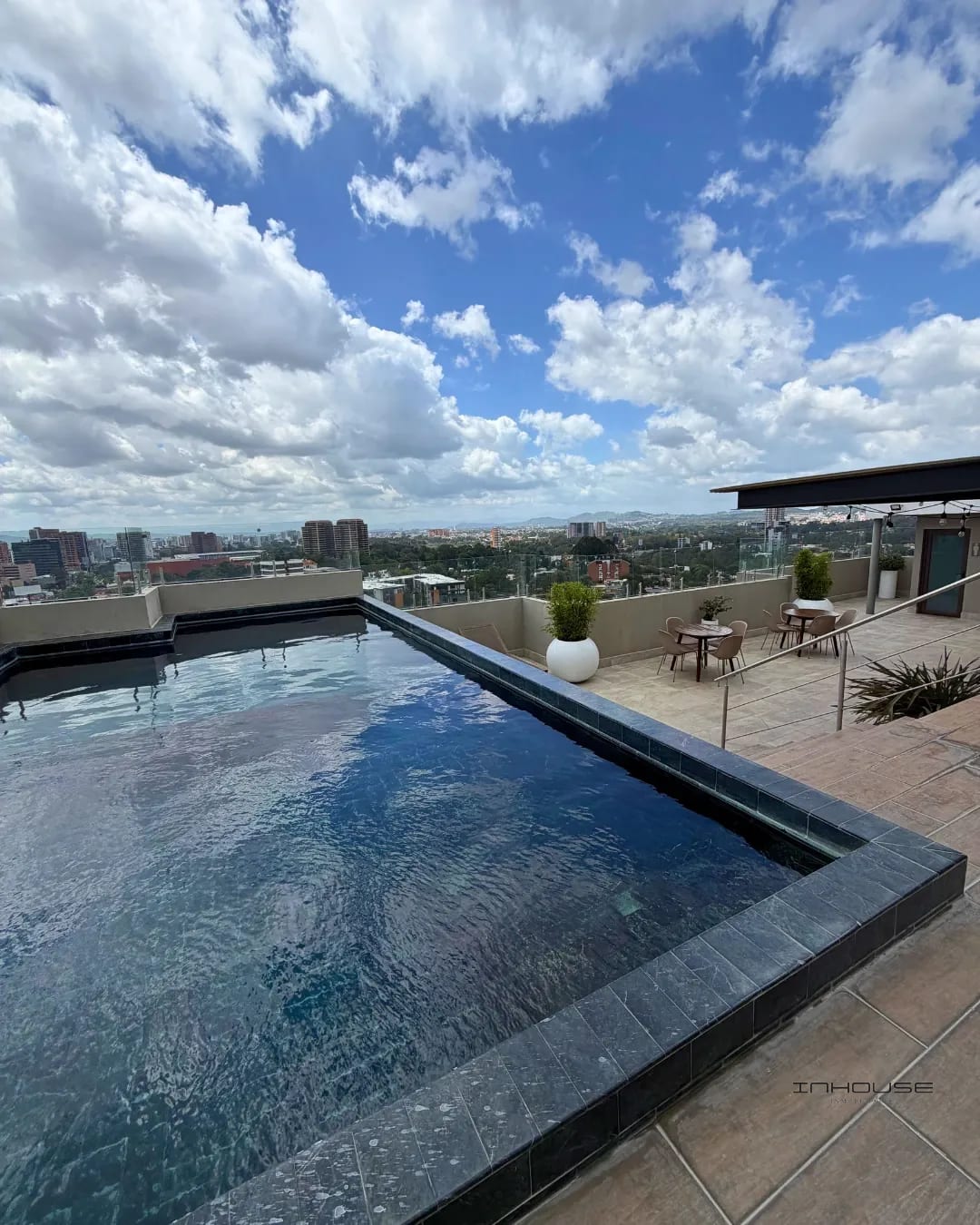 Apartamento en Venta en Zona 10 con Amplio Jardín — Apartamento en Venta en Marques de Oakland, Zona 10, Guatemala, Ciudad — foto 10 de 10