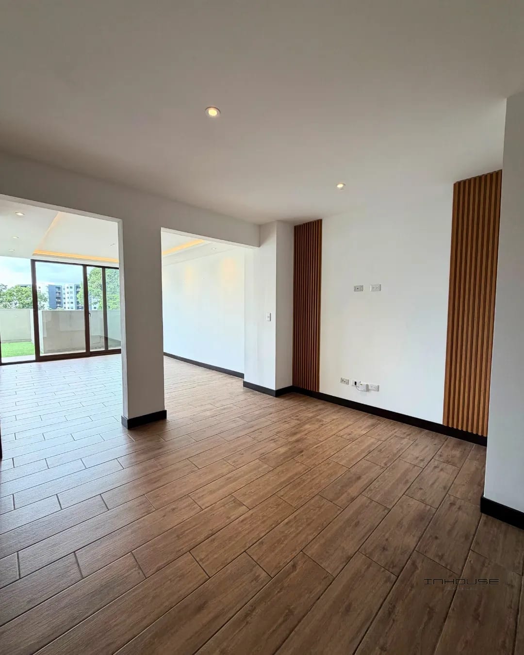Apartamento en Venta en Zona 10 con Amplio Jardín — Apartamento en Venta en Marques de Oakland, Zona 10, Guatemala, Ciudad — foto 3 de 10