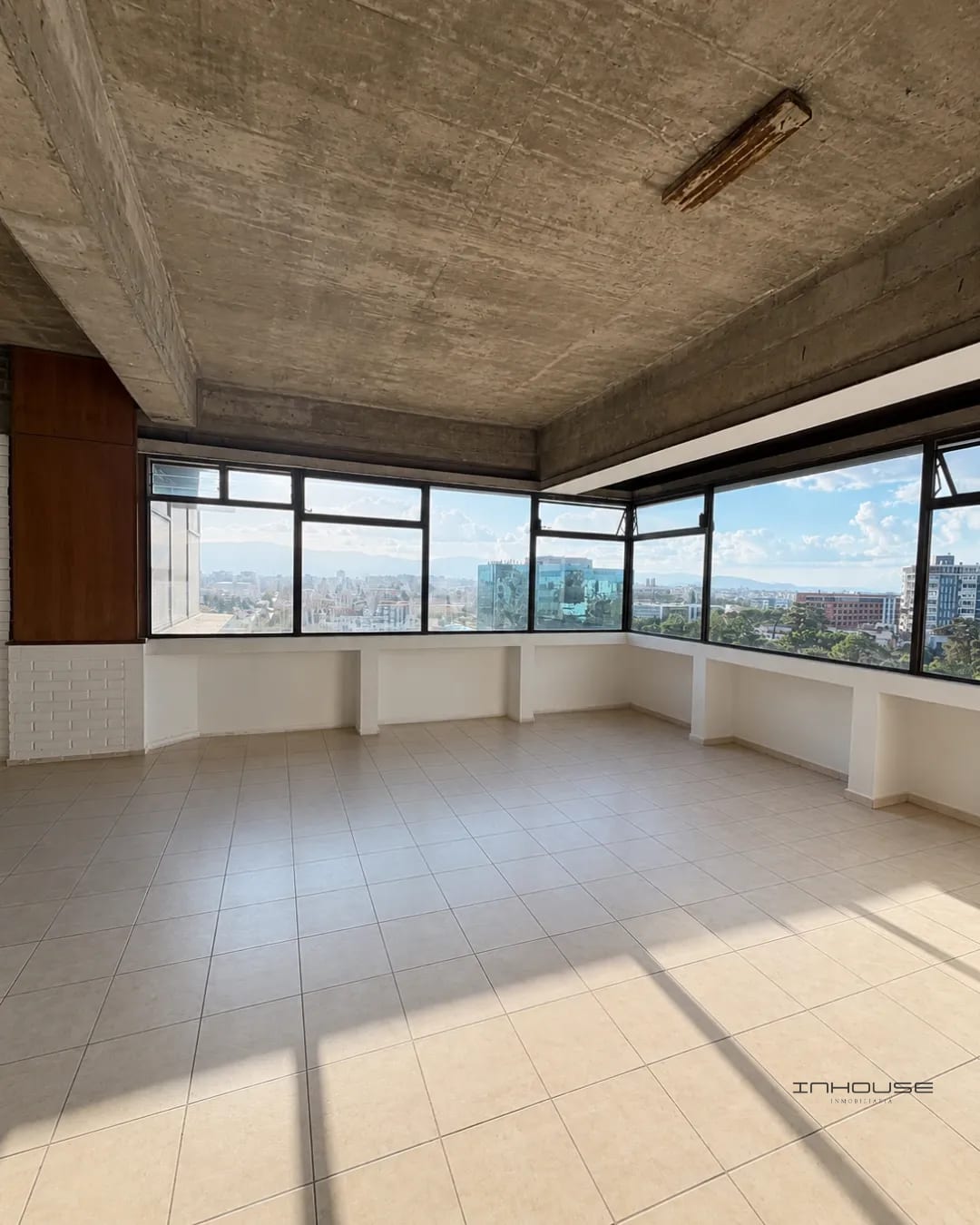 Oficina en Venta Zona 10 en Nivel Alto — Oficina en Venta en Reforma Montúfar, Zona 10, Guatemala, Ciudad — foto 1 de 8