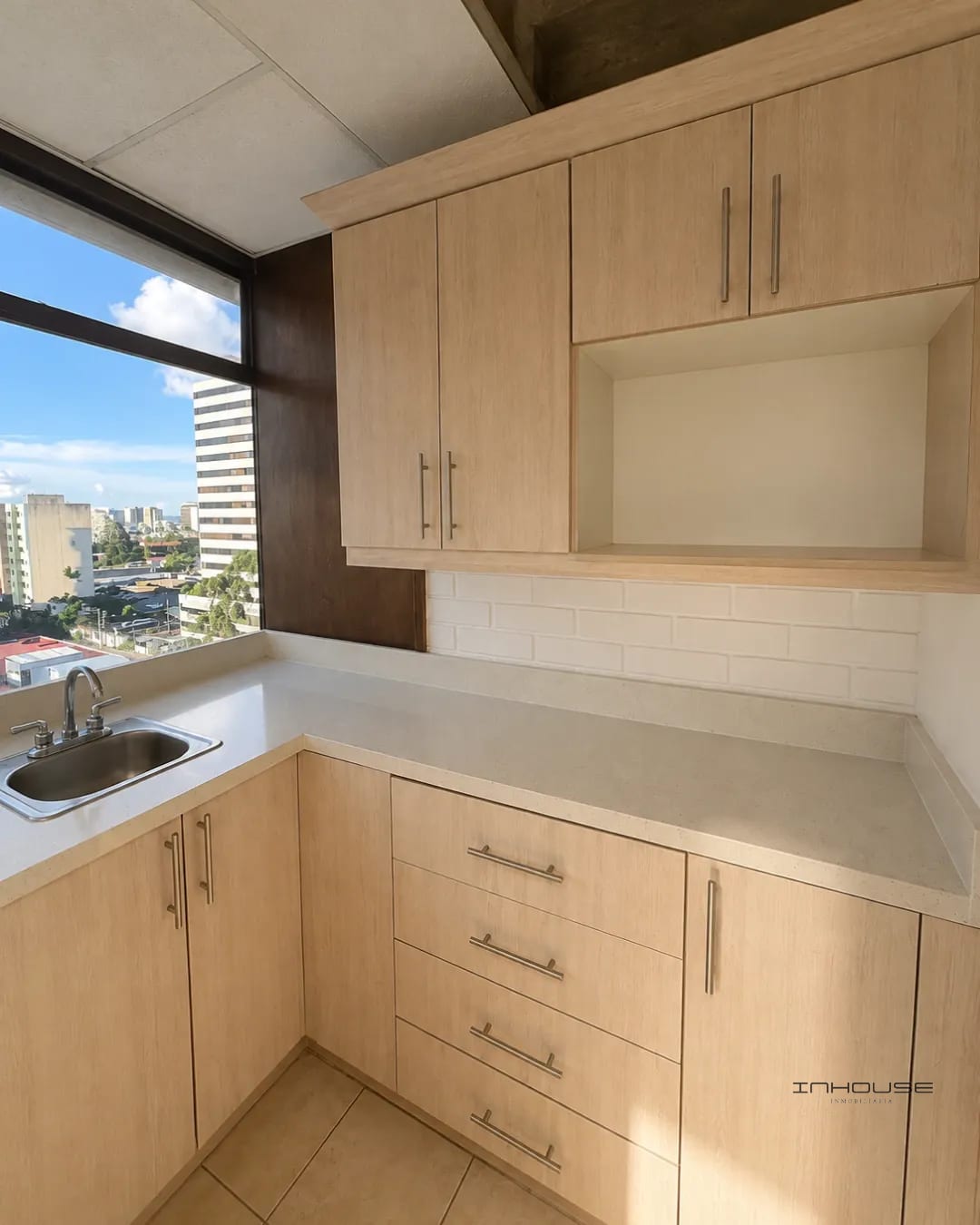 Oficina en Venta Zona 10 en Nivel Alto — Oficina en Venta en Reforma Montúfar, Zona 10, Guatemala, Ciudad — foto 4 de 8