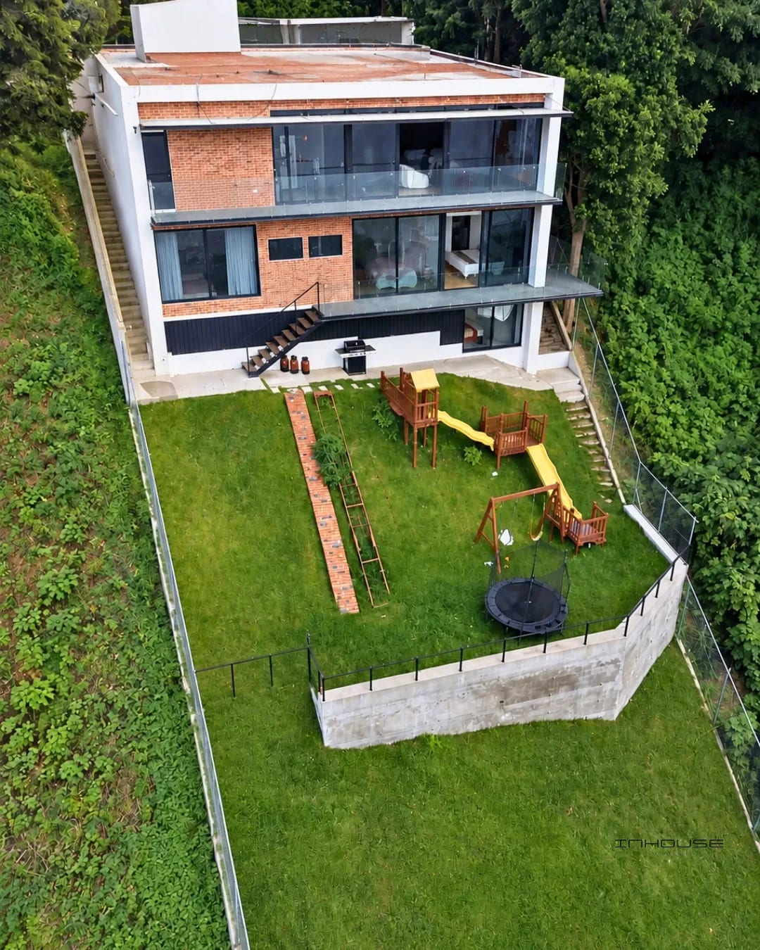 Casa en Venta en CAES KM 9.5 Montebello — Casa en Venta en Montebello II, Carretera a El Salvador, Guatemala, Ciudad — foto 1 de 11