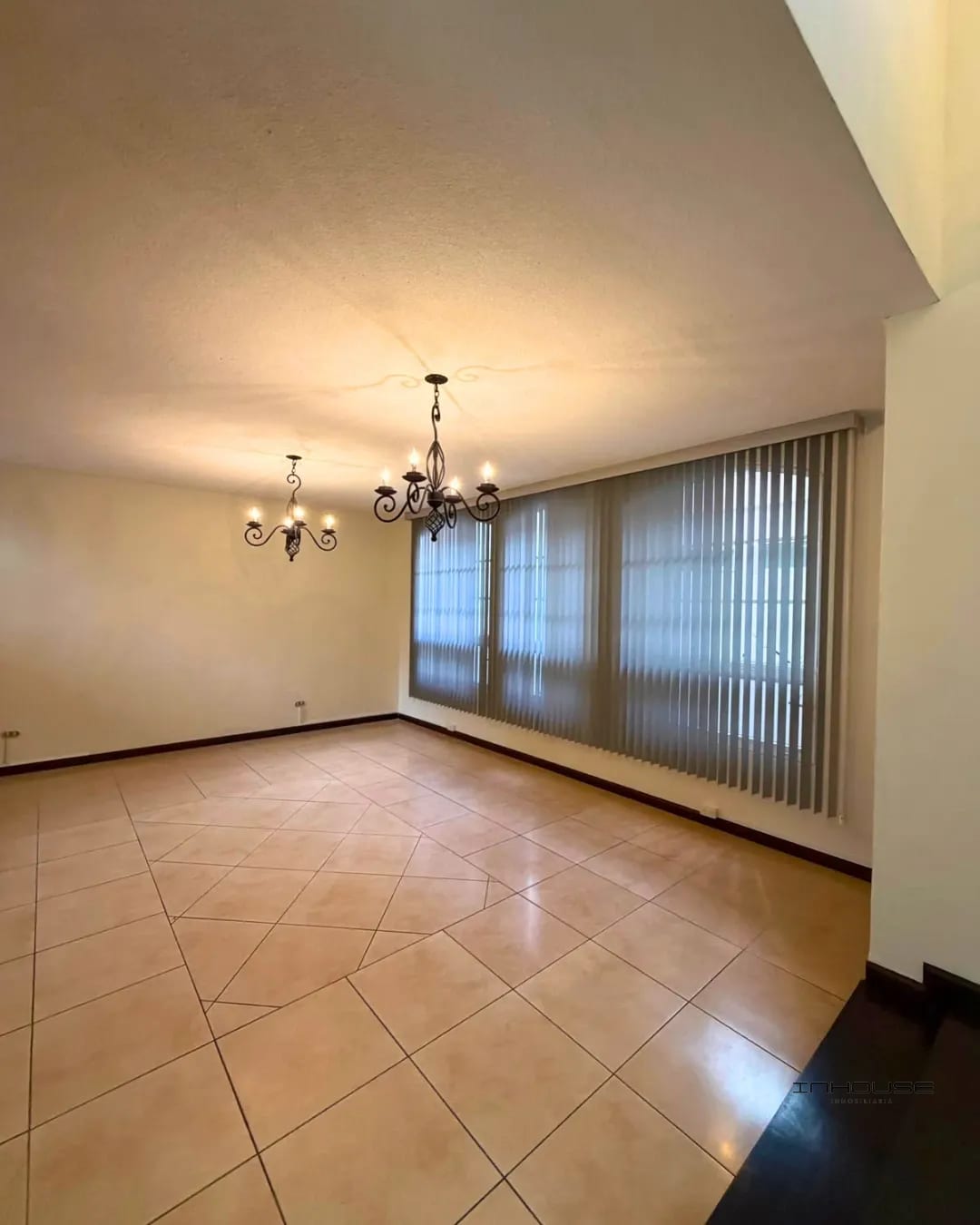 Casa en Venta en Zona 16 Jardines de San Isidro — Casa en Venta en Jardines de San Isidro, Zona 16, Guatemala, Ciudad — foto 4 de 10
