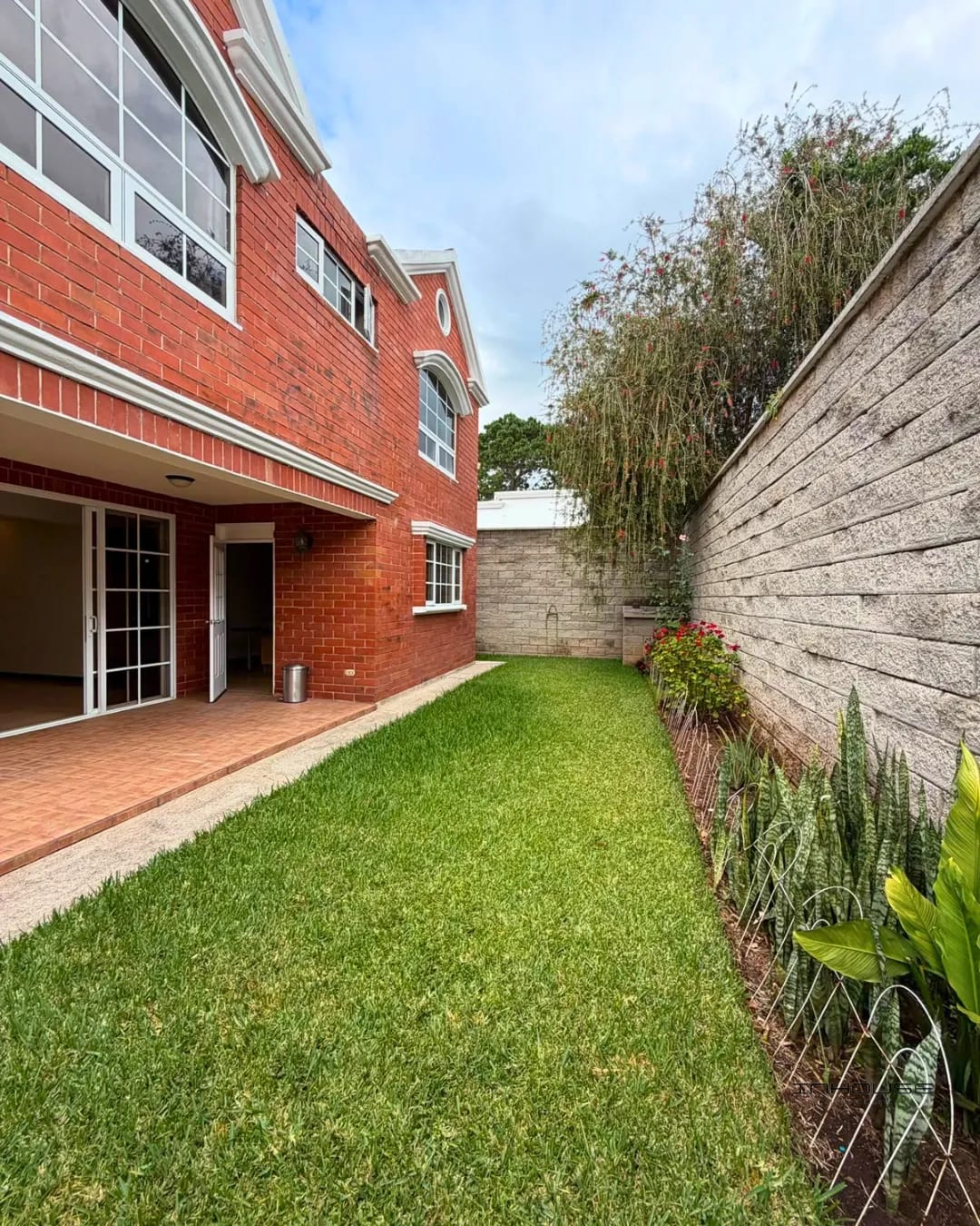 Casa en Renta en Zona 16 Jardines de San Isidro — Casa en Alquiler en Zona 16, Guatemala, Ciudad — foto 6 de 10
