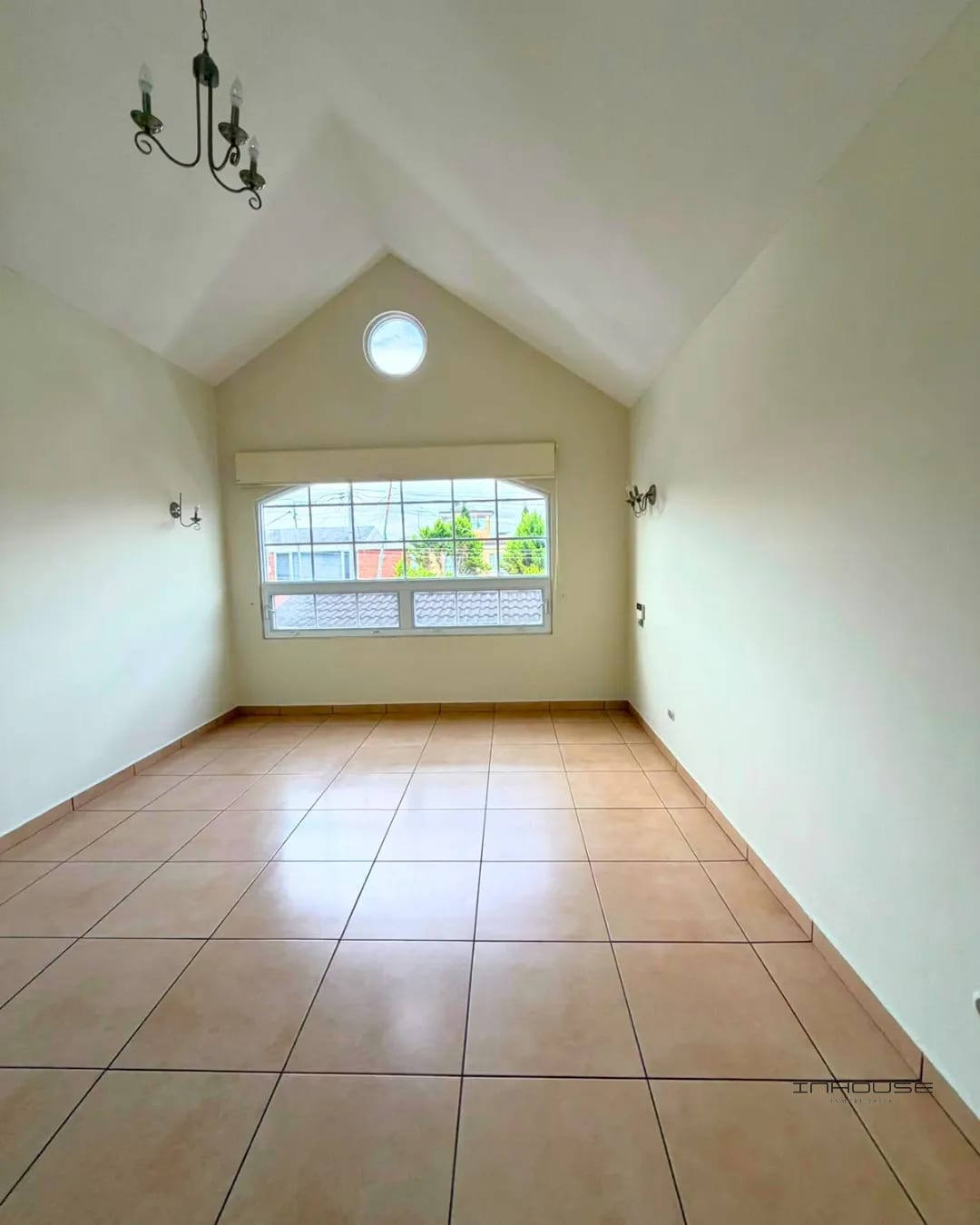 Casa en Renta en Zona 16 Jardines de San Isidro — Casa en Alquiler en Zona 16, Guatemala, Ciudad — foto 10 de 10