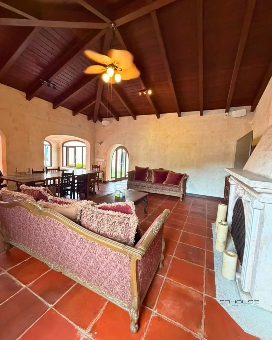 Casa en Venta en Antigua de un Nivel — Casa en Venta en Antigua, Sacatepéquez — foto 1 de 10