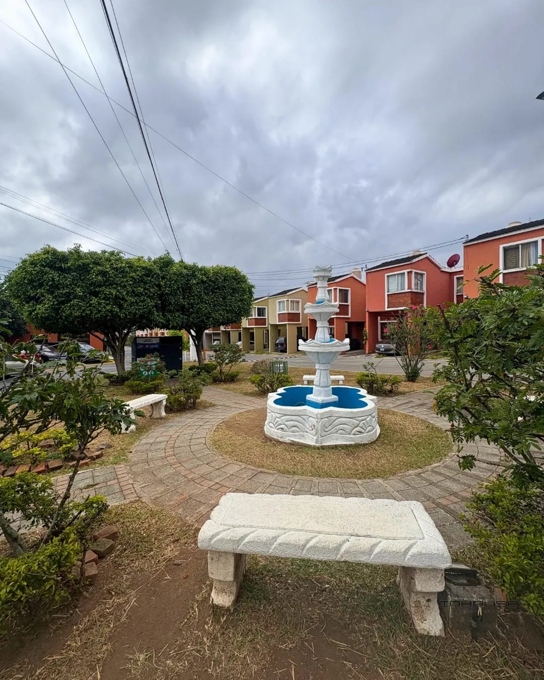 Casa en Venta en Zona 11 de Mixco Dentro de Garita — Casa en Venta en Zona 11 Mixco, Guatemala, Ciudad — foto 2 de 10
