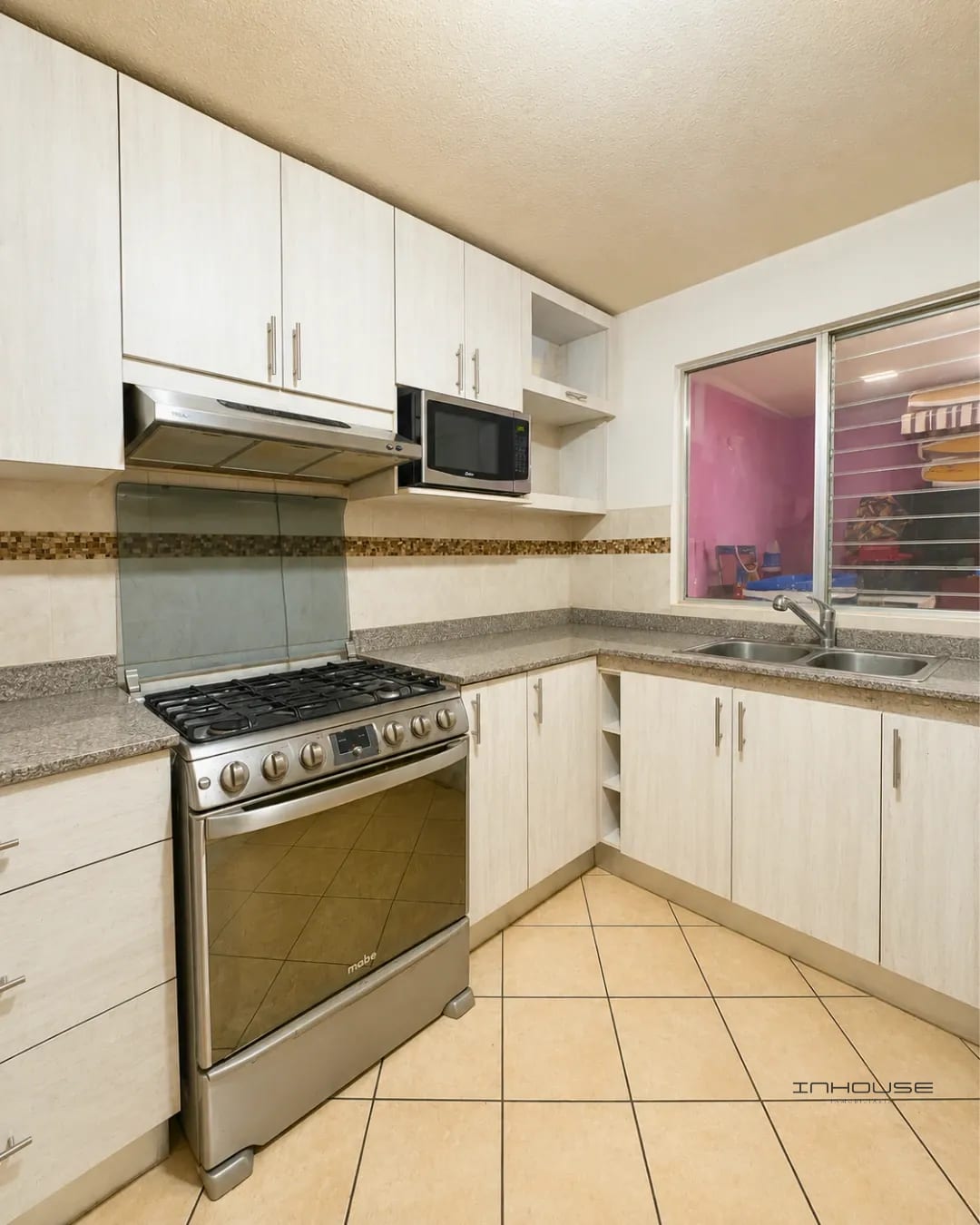 Casa en Venta en Zona 11 de Mixco Dentro de Garita — Casa en Venta en Zona 11 Mixco, Guatemala, Ciudad — foto 4 de 10