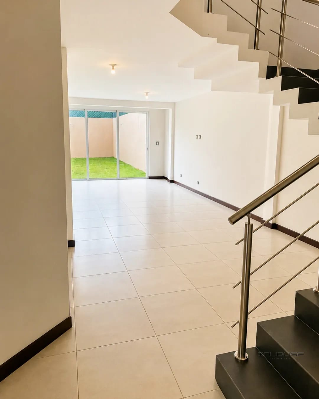 Casa en Venta en Zona 16 Kanajuyu para Estrenar — Casa en Venta en Kanajuyú, Zona 16, Guatemala, Ciudad — foto 4 de 7