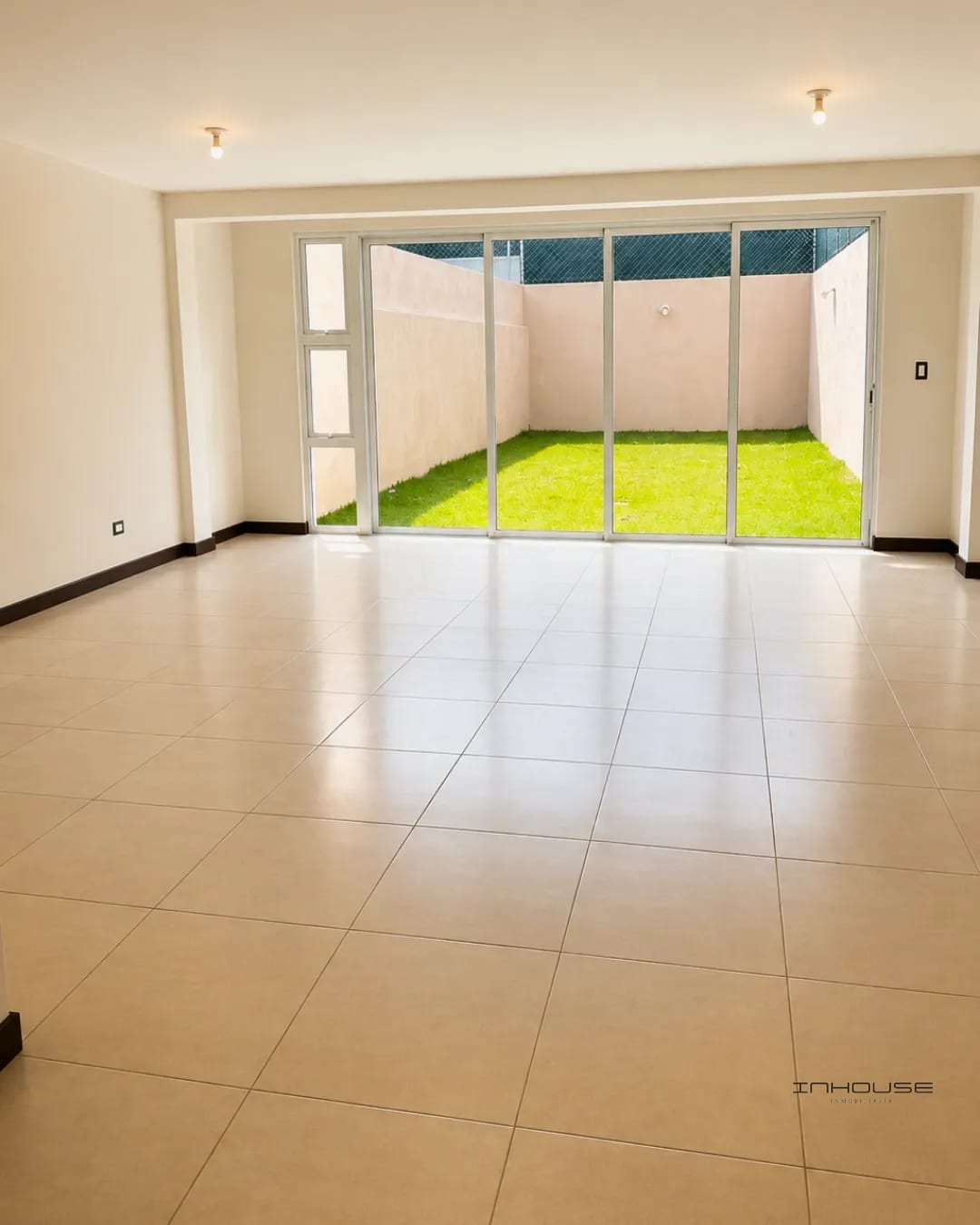 Casa en Venta en Zona 16 Kanajuyu para Estrenar — Casa en Venta en Kanajuyú, Zona 16, Guatemala, Ciudad — foto 5 de 7