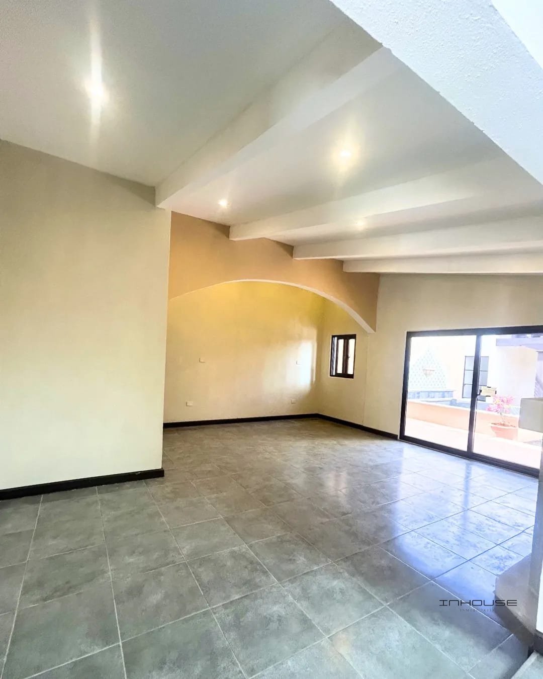 Casa en Venta en Antigua, Fuera de Garita — Casa en Venta en Antigua, Sacatepéquez — foto 3 de 11