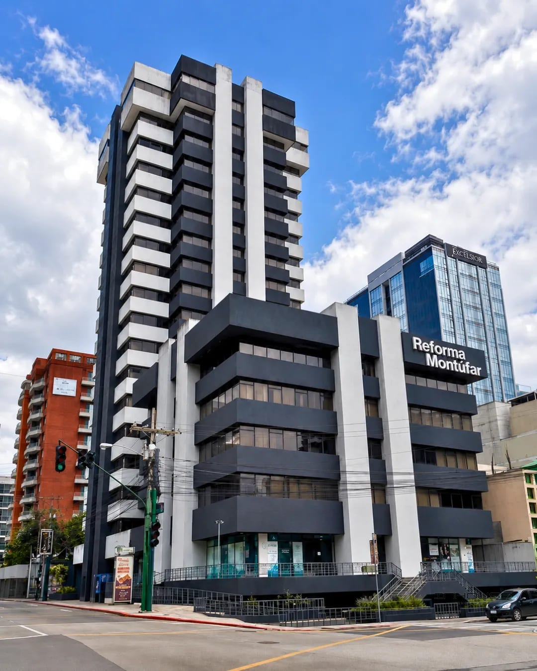 Oficina en Venta Zona 10 en Nivel Alto — Oficina en Venta en Reforma Montúfar, Zona 10, Guatemala, Ciudad — foto 1 de 9