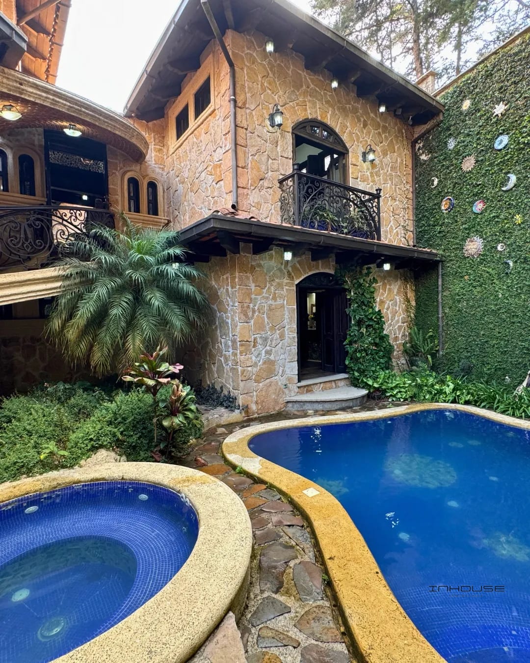 Mansión en Venta en Carretera a el Salvador — Casa en Venta en Santa Catarina Pinula, Guatemala, Ciudad — foto 1 de 10