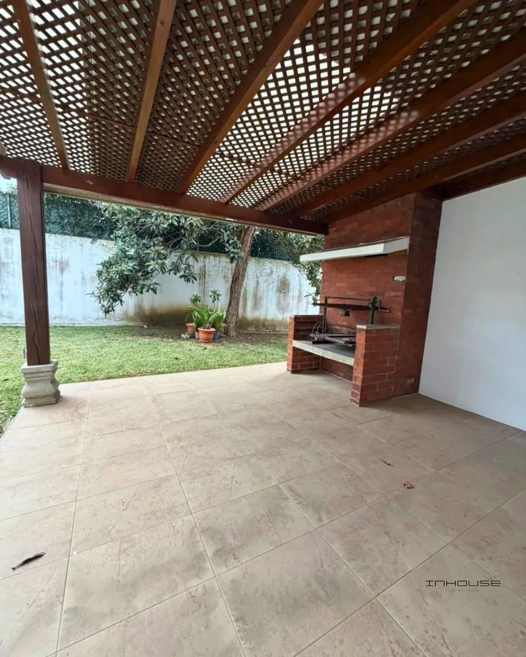 Casa en Renta Zona 16 Jardines de San Isidro — Casa en Alquiler en Jardines de San Isidro, Zona 16, Guatemala, Ciudad — foto 2 de 10