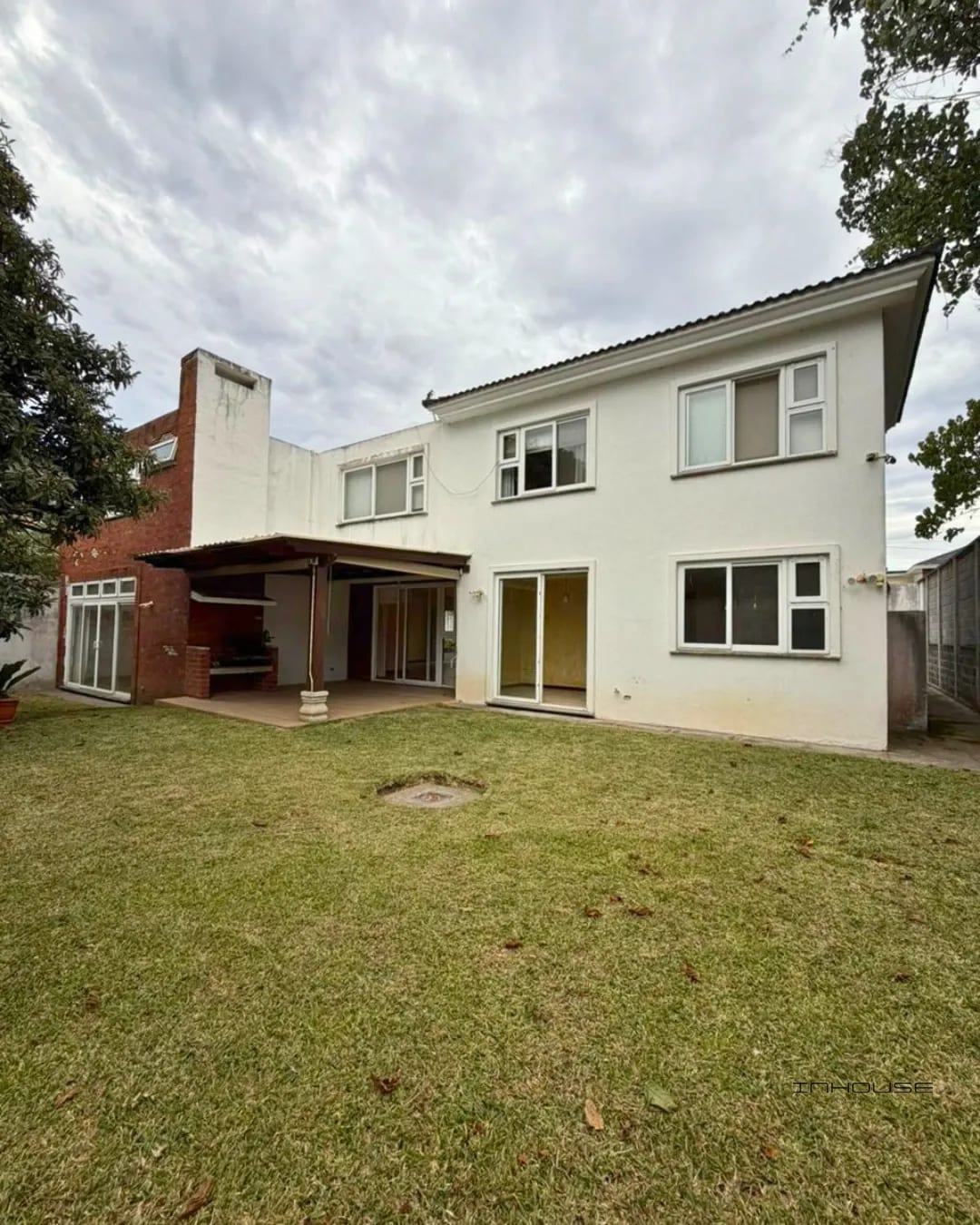 Casa en Renta Zona 16 Jardines de San Isidro — Casa en Alquiler en Jardines de San Isidro, Zona 16, Guatemala, Ciudad — foto 1 de 10