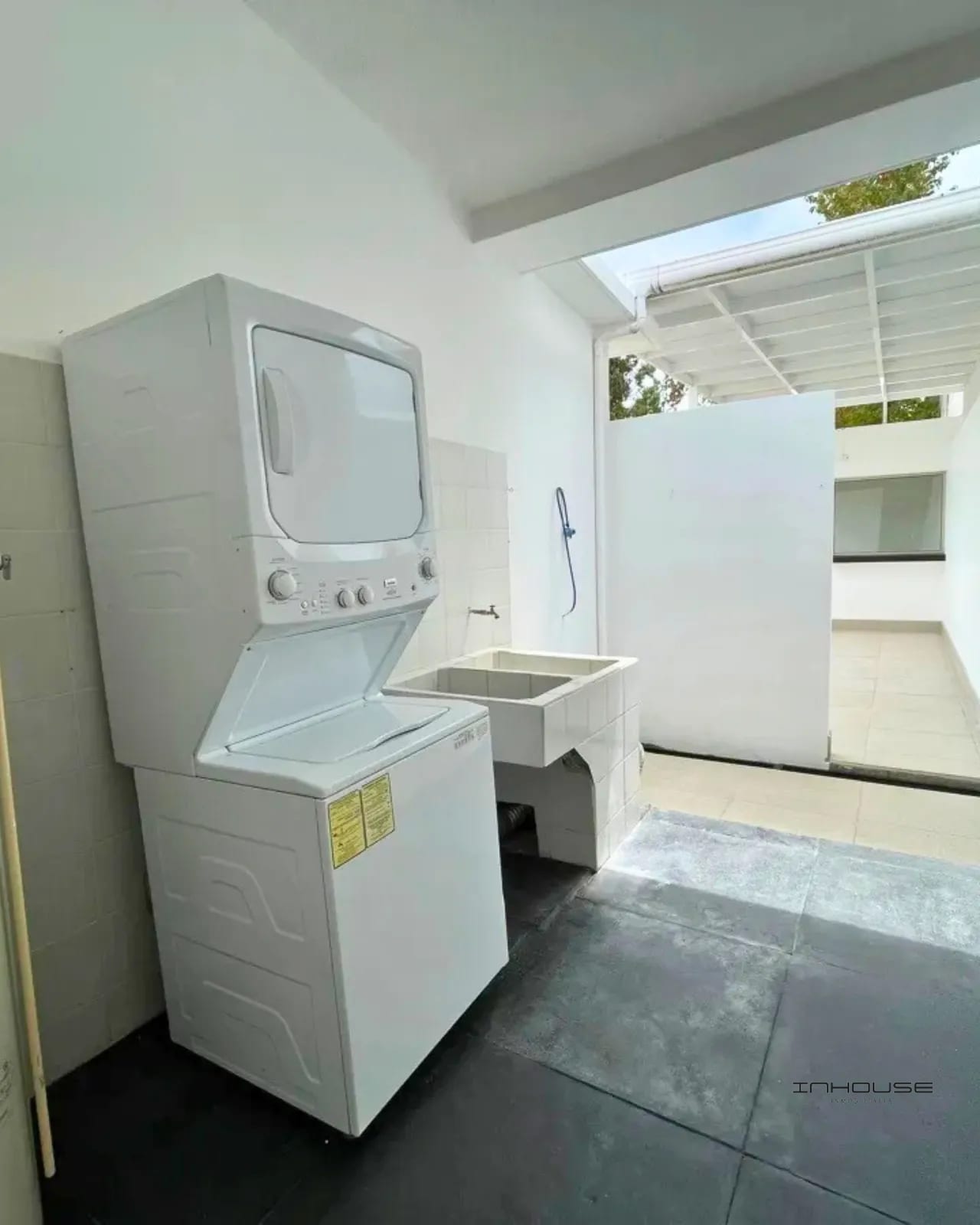 Casa en Renta Zona 16 de un Nivel con Amplio Jardín en Jardines de San — Casa en Alquiler en Jardines de San Isidro, Zona 16, Guatemala, Ciudad — foto 5 de 10