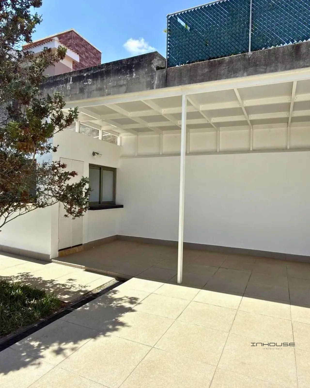 Casa en Renta Zona 16 de un Nivel con Amplio Jardín en Jardines de San — Casa en Alquiler en Jardines de San Isidro, Zona 16, Guatemala, Ciudad — foto 8 de 10
