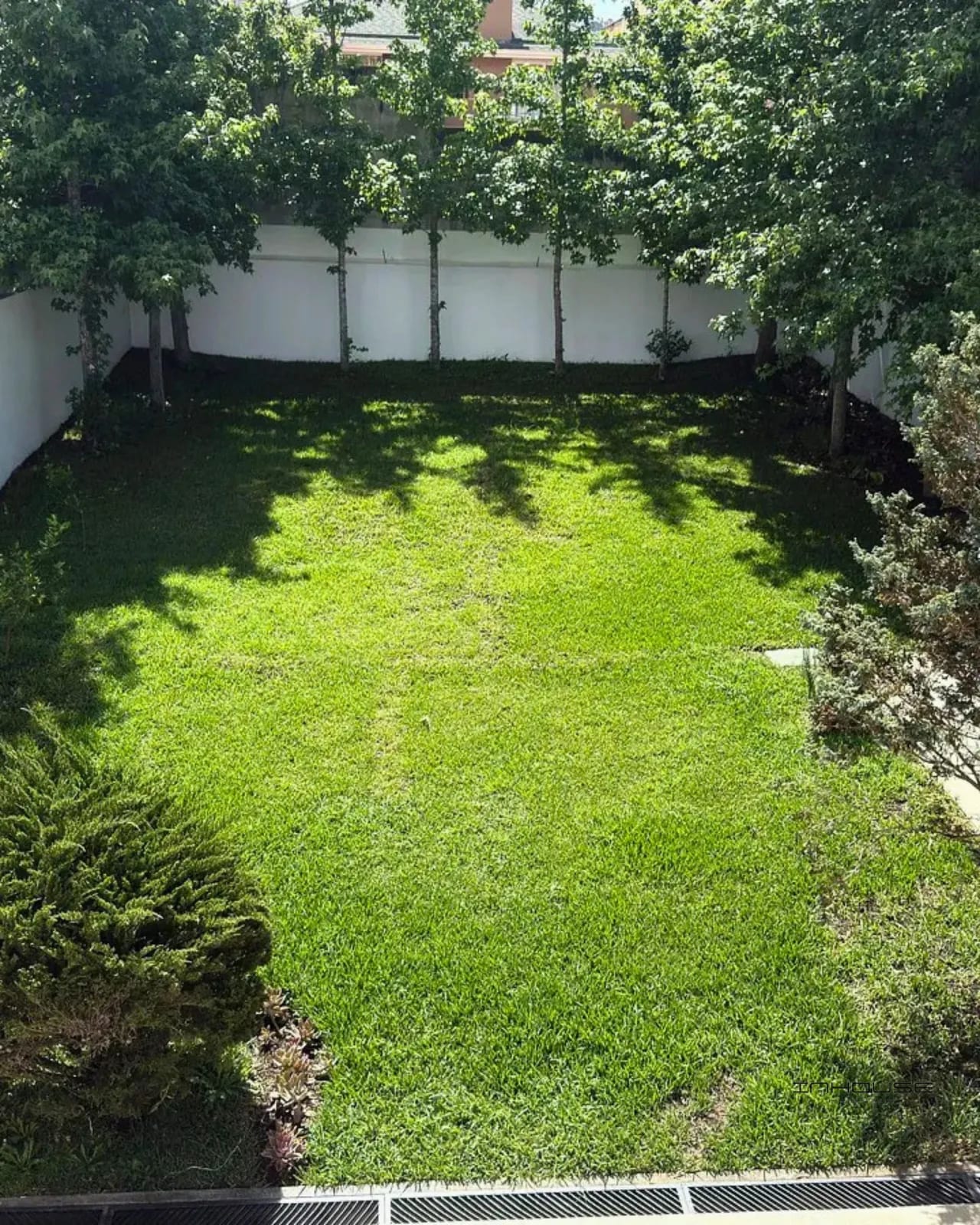 Casa en Renta Zona 16 de un Nivel con Amplio Jardín en Jardines de San — Casa en Alquiler en Jardines de San Isidro, Zona 16, Guatemala, Ciudad — foto 9 de 10