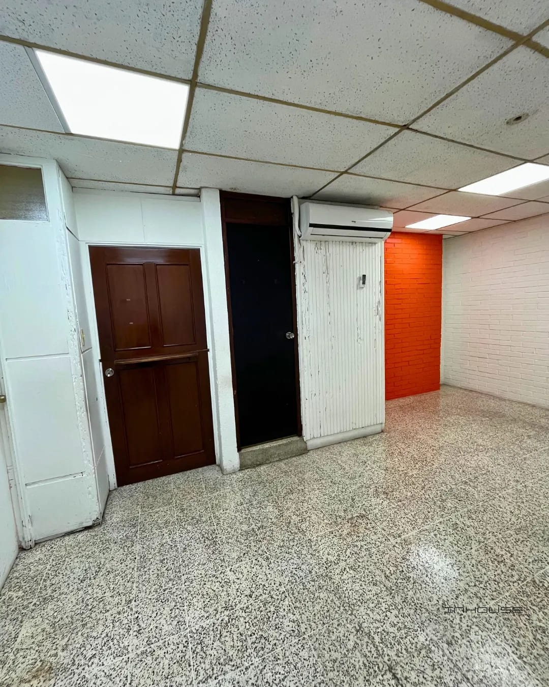 Oficina en Renta Zona 9 Edificio Tivoli — Oficina en Alquiler en Tívoli Plaza, Zona 9, Guatemala, Ciudad — foto 3 de 8